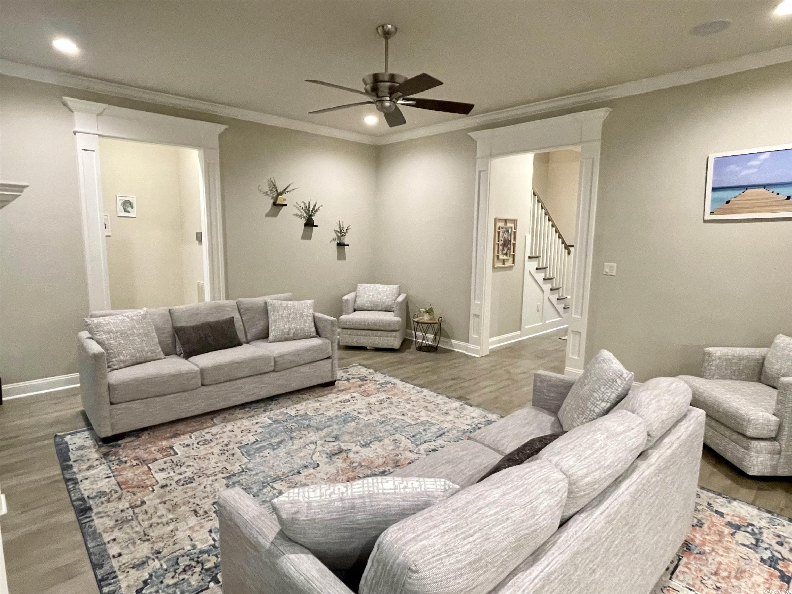 WOODLANDS EDGE - Residential