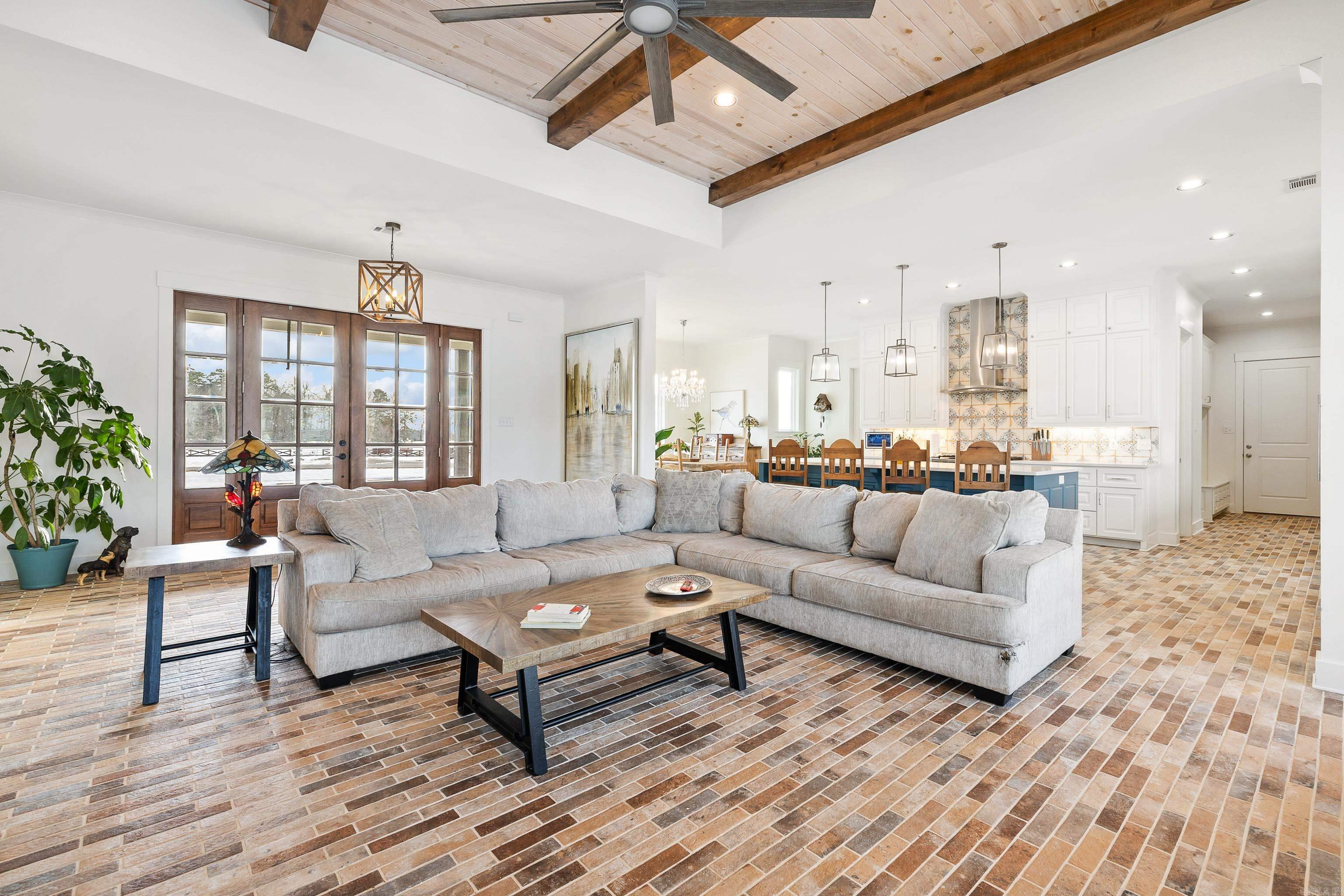 THE STABLES - Residential