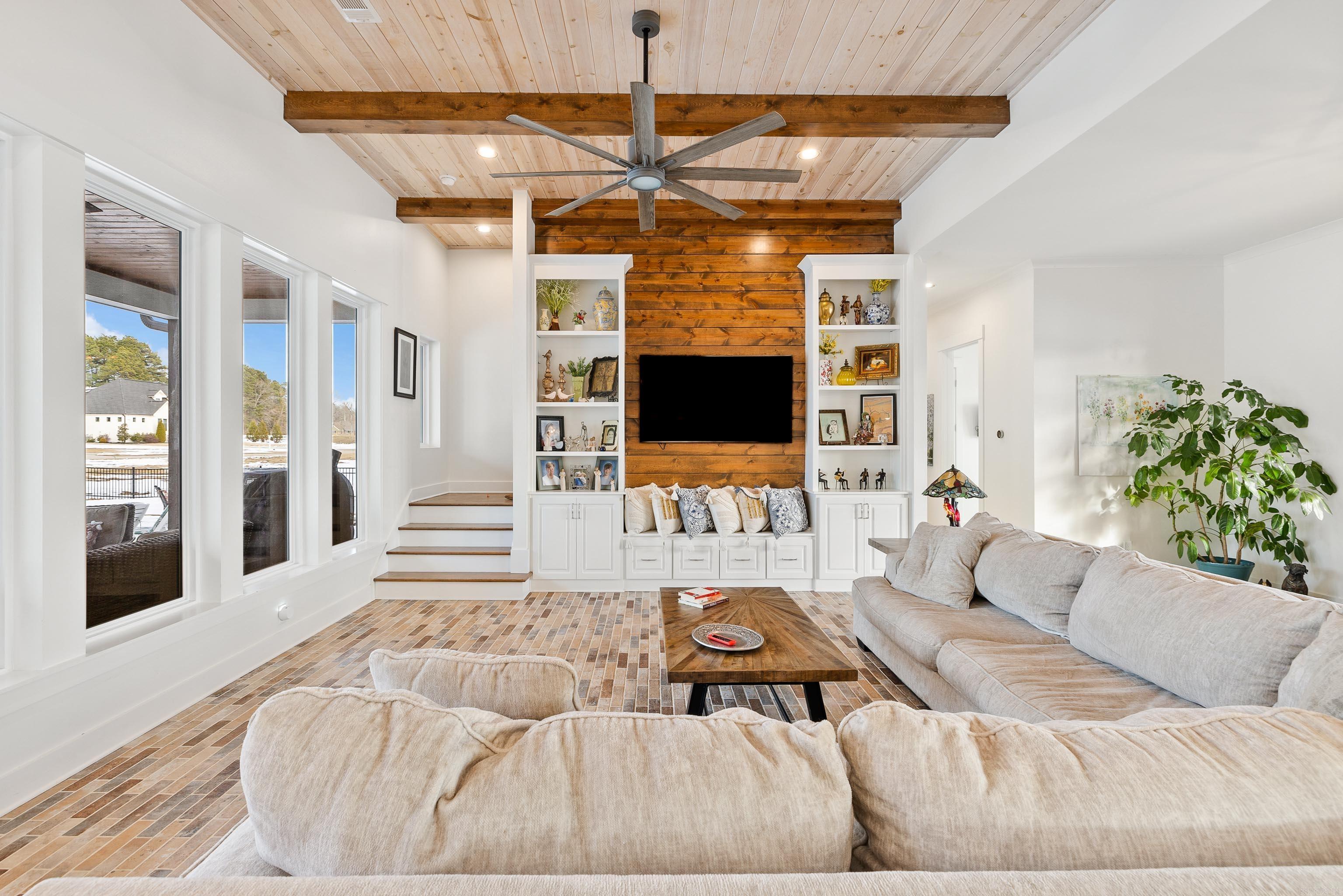 THE STABLES - Residential