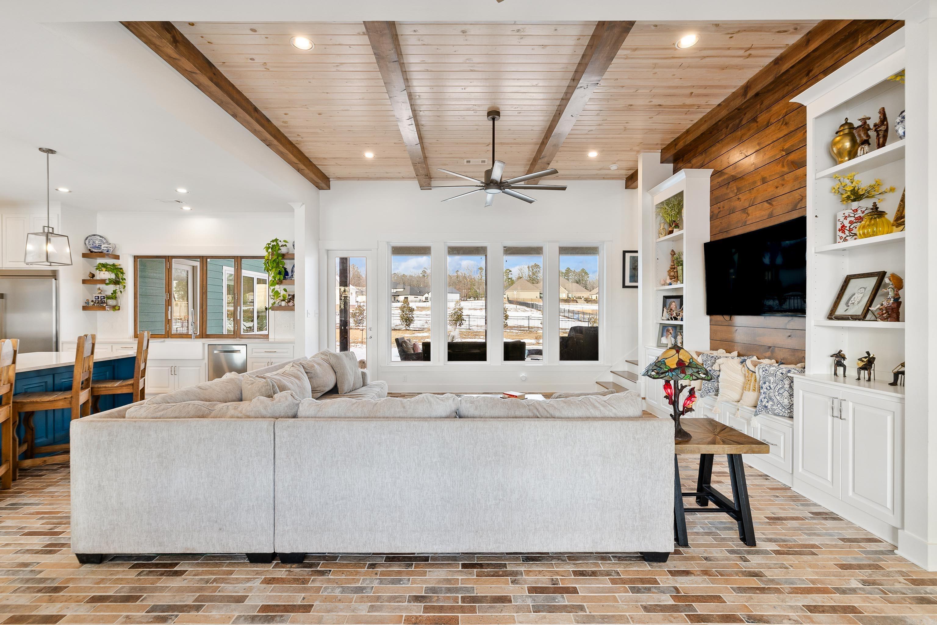 THE STABLES - Residential