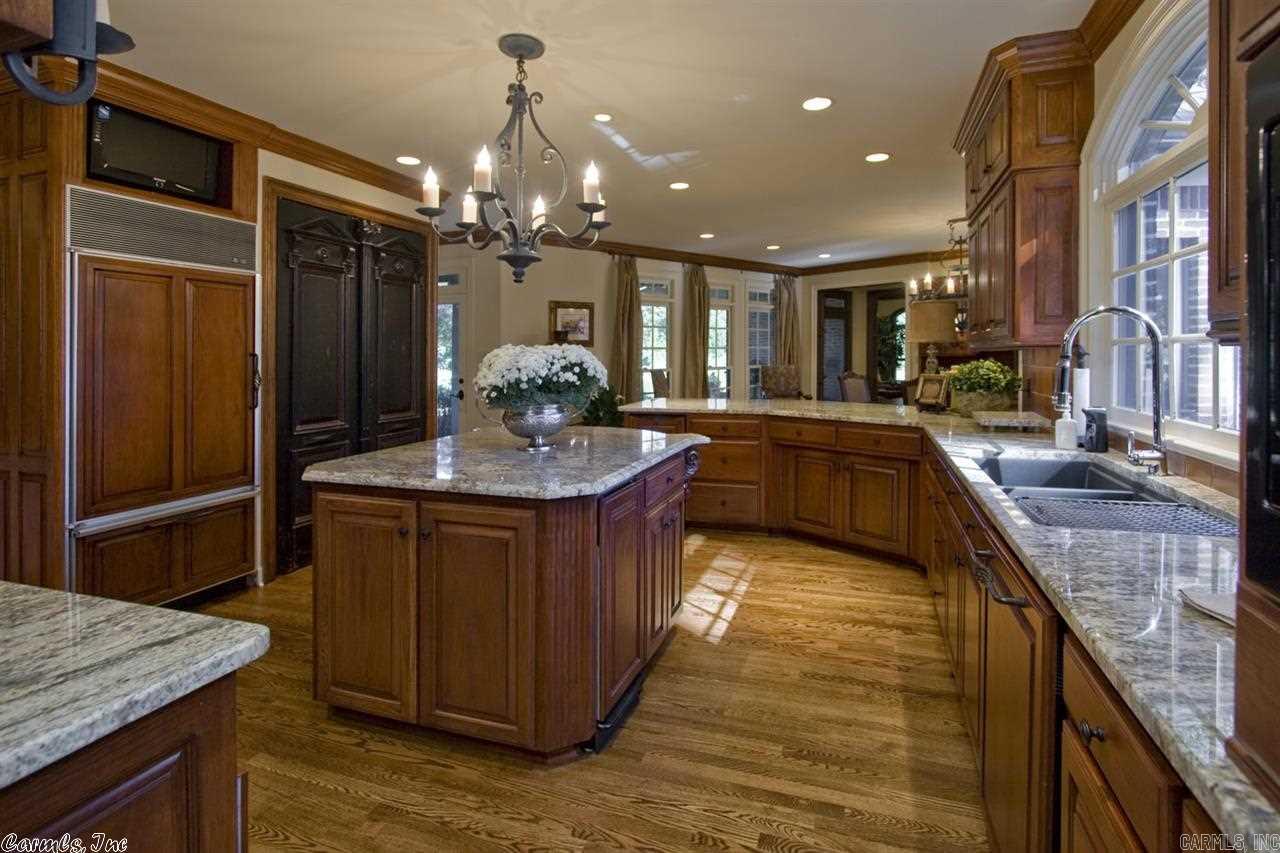 CHENAL VALLEY CHENAL CIRCLE - Residential