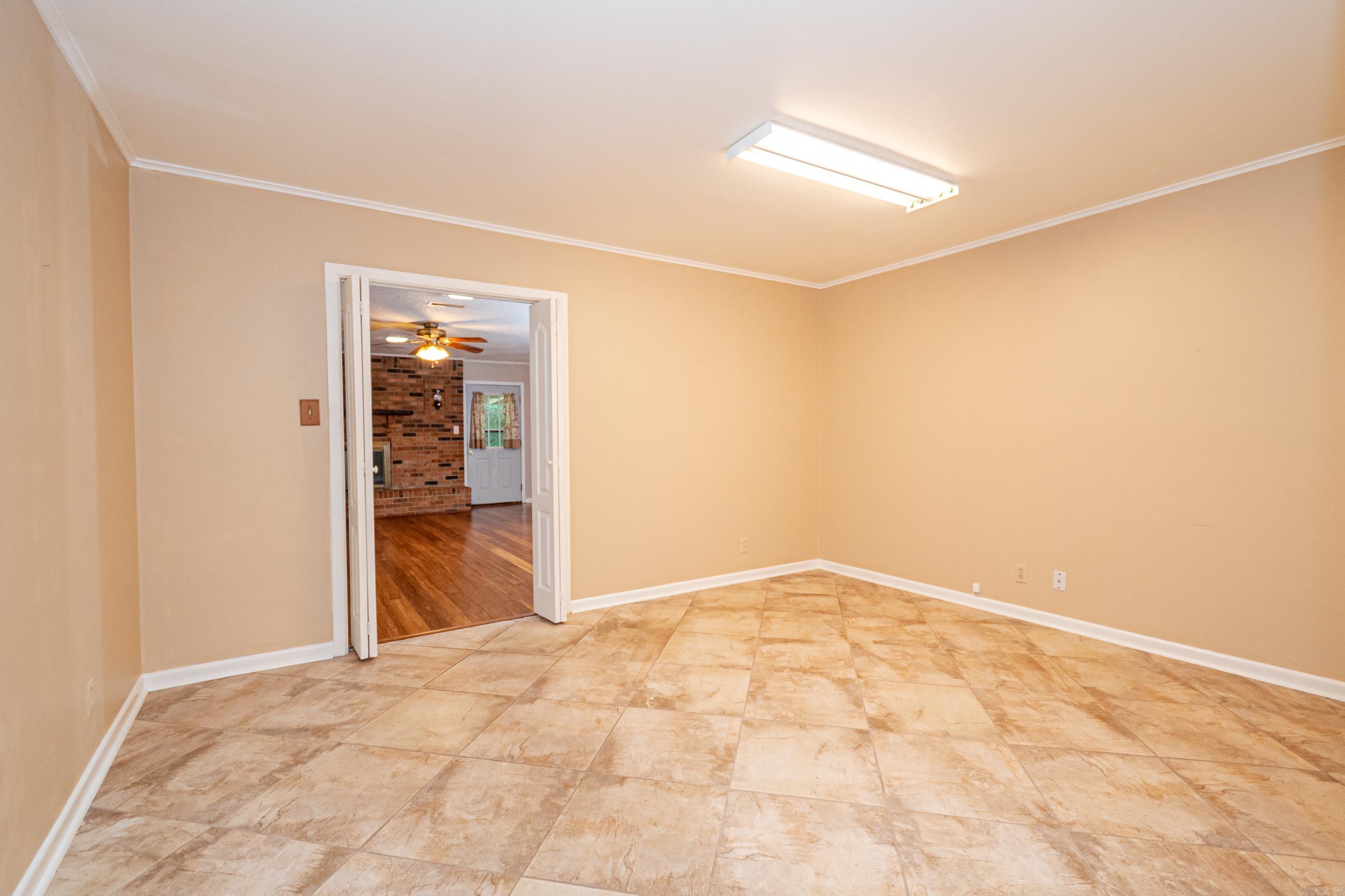 COUNTRY CLUB TERRACE - Residential