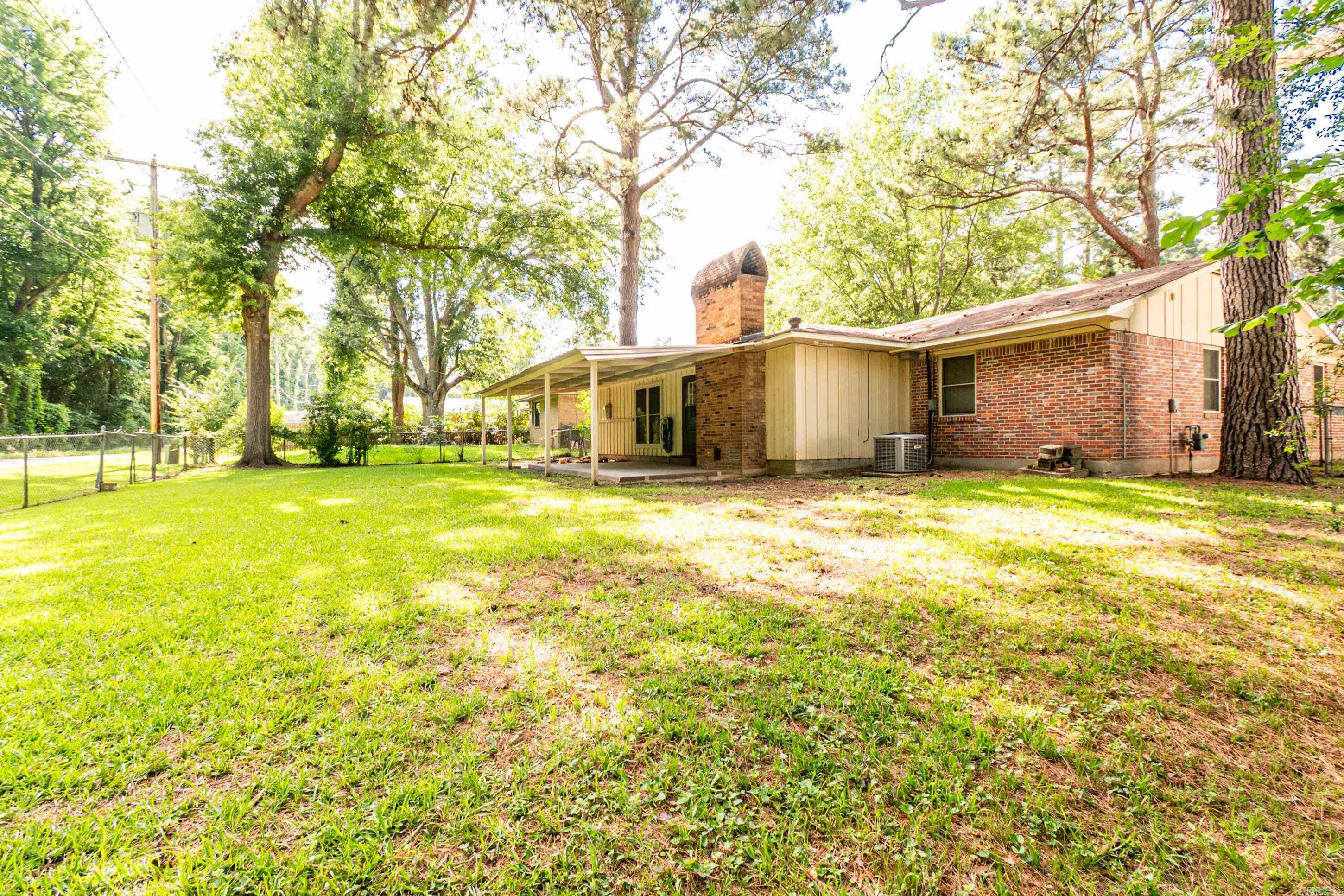 COUNTRY CLUB TERRACE - Residential
