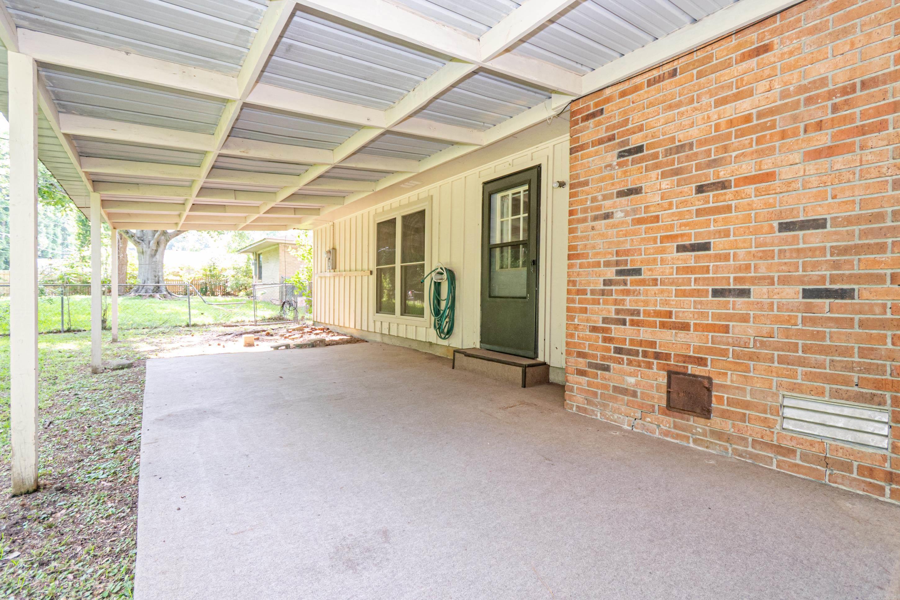 COUNTRY CLUB TERRACE - Residential