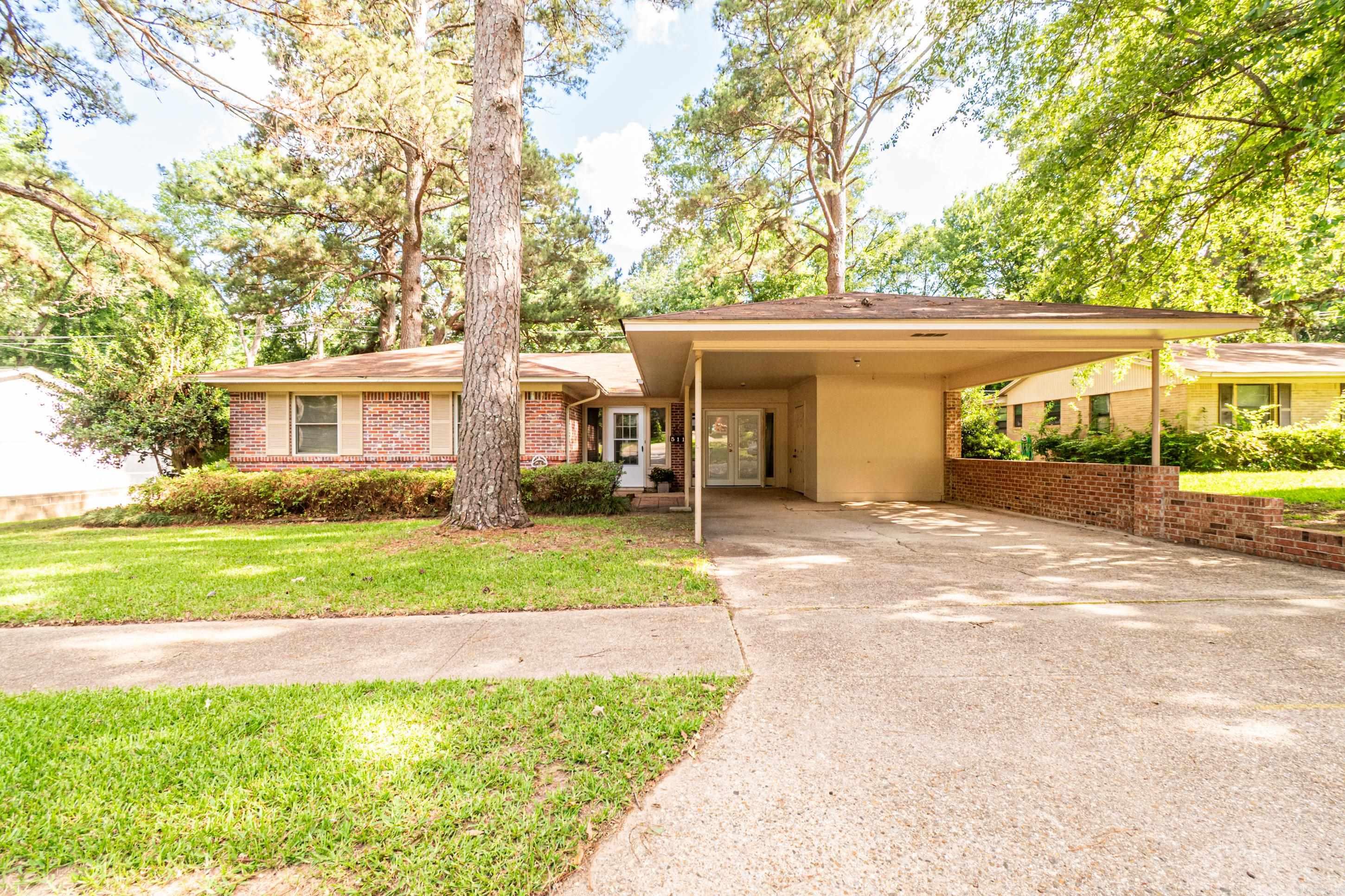 COUNTRY CLUB TERRACE - Residential