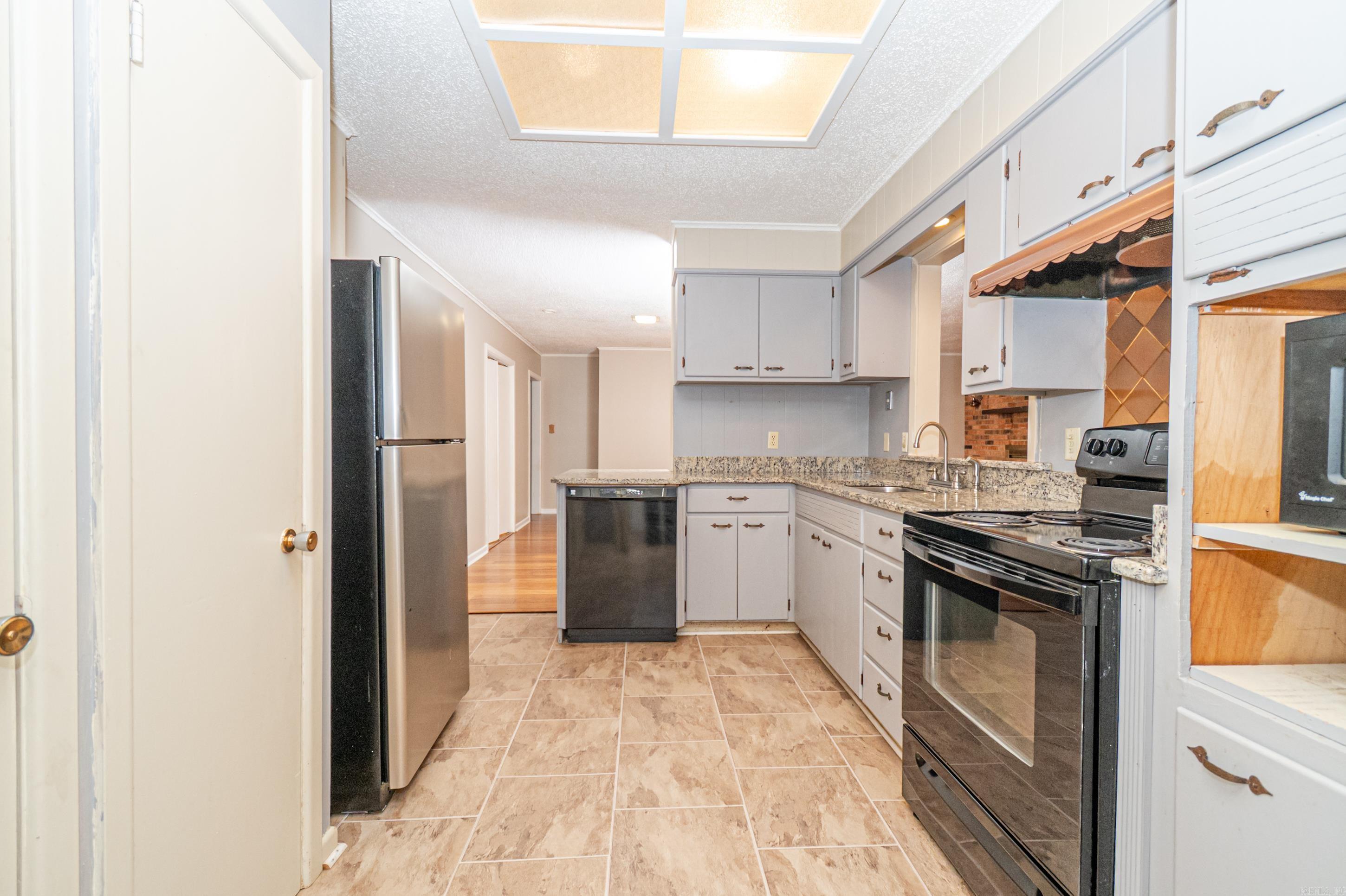 COUNTRY CLUB TERRACE - Residential