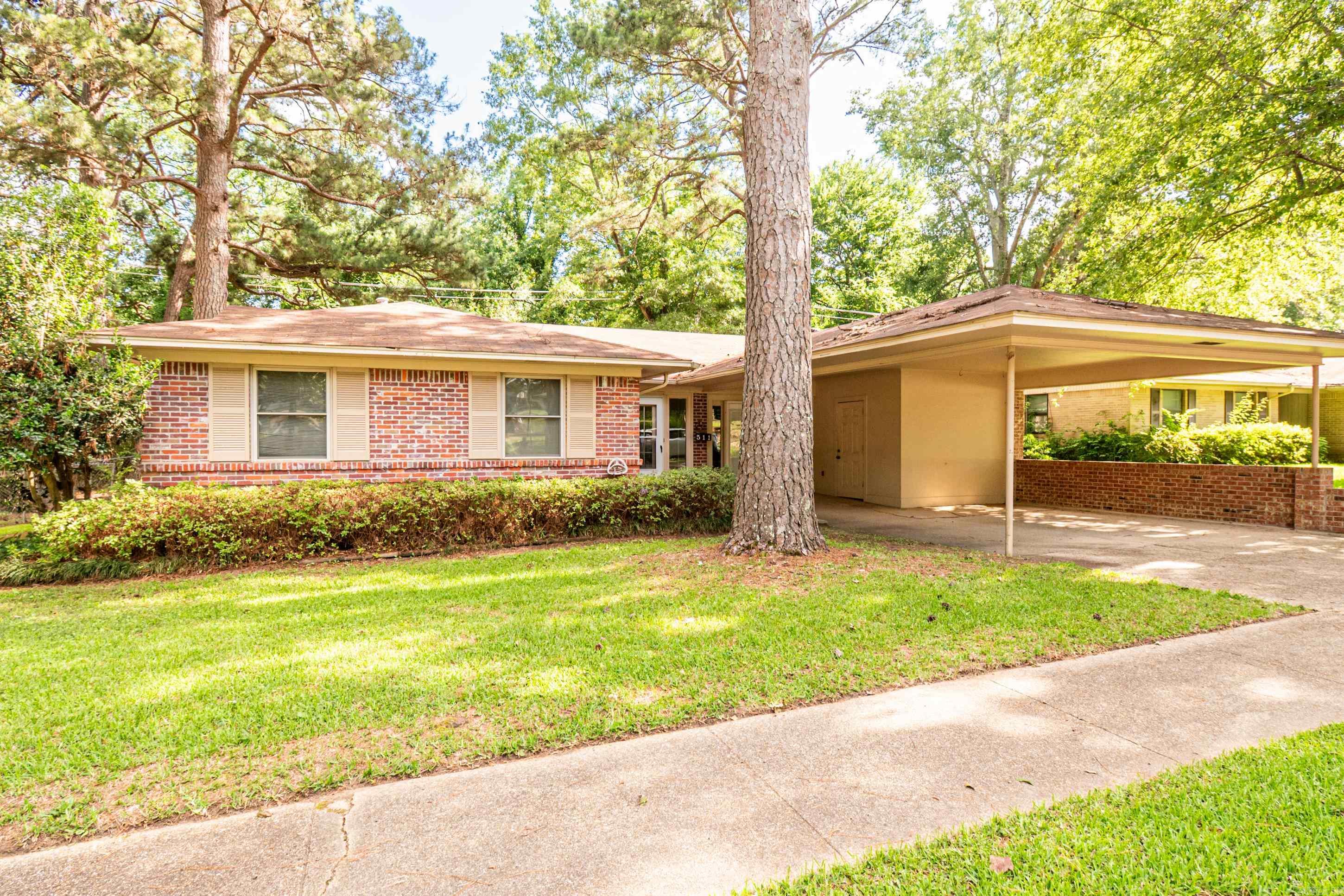 COUNTRY CLUB TERRACE - Residential