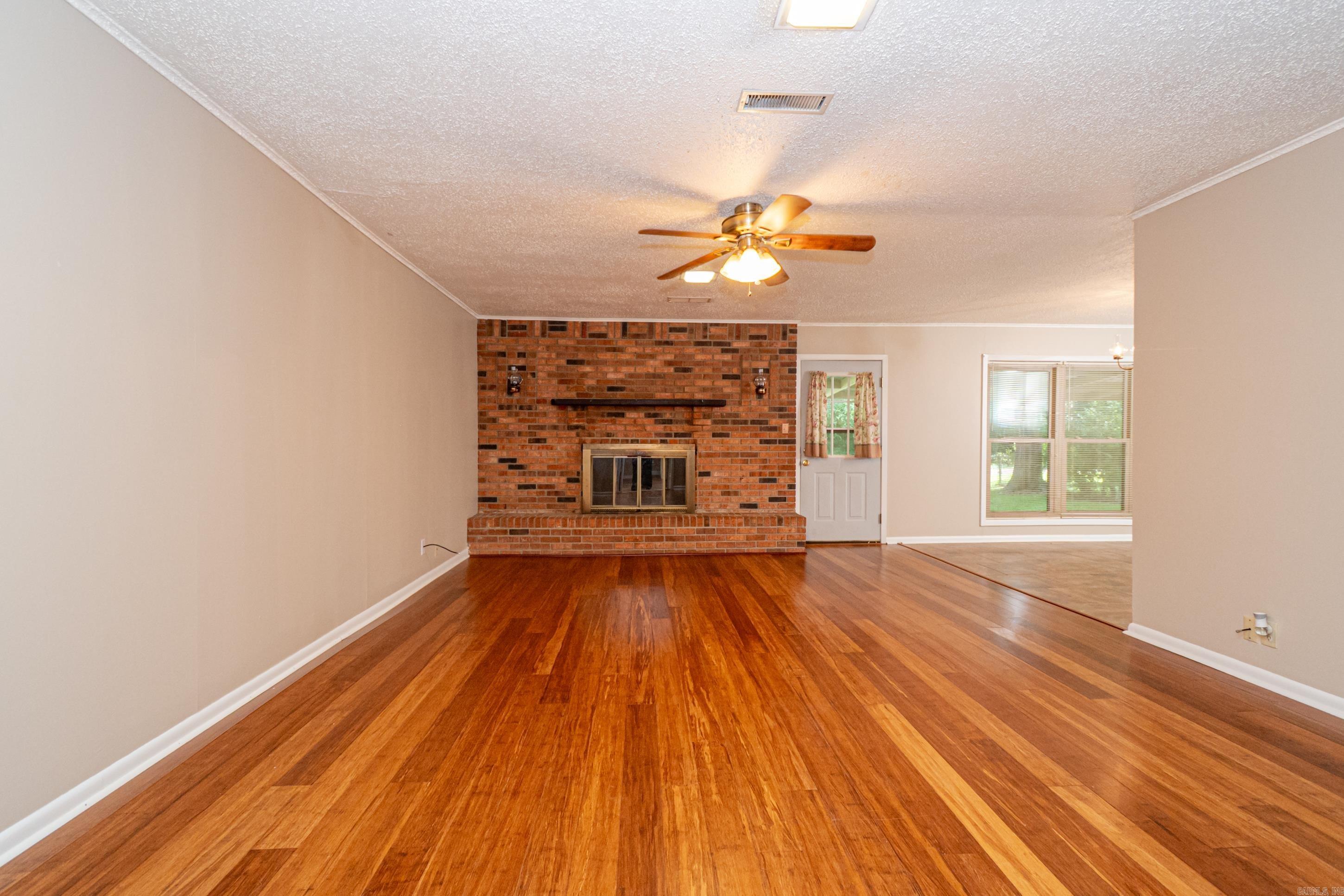 COUNTRY CLUB TERRACE - Residential