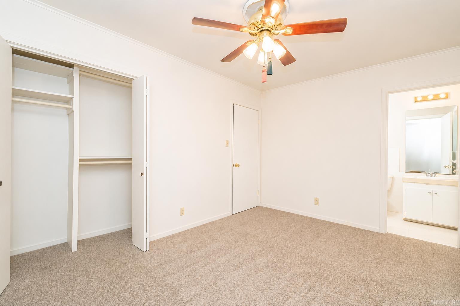 COUNTRY CLUB TERRACE - Residential