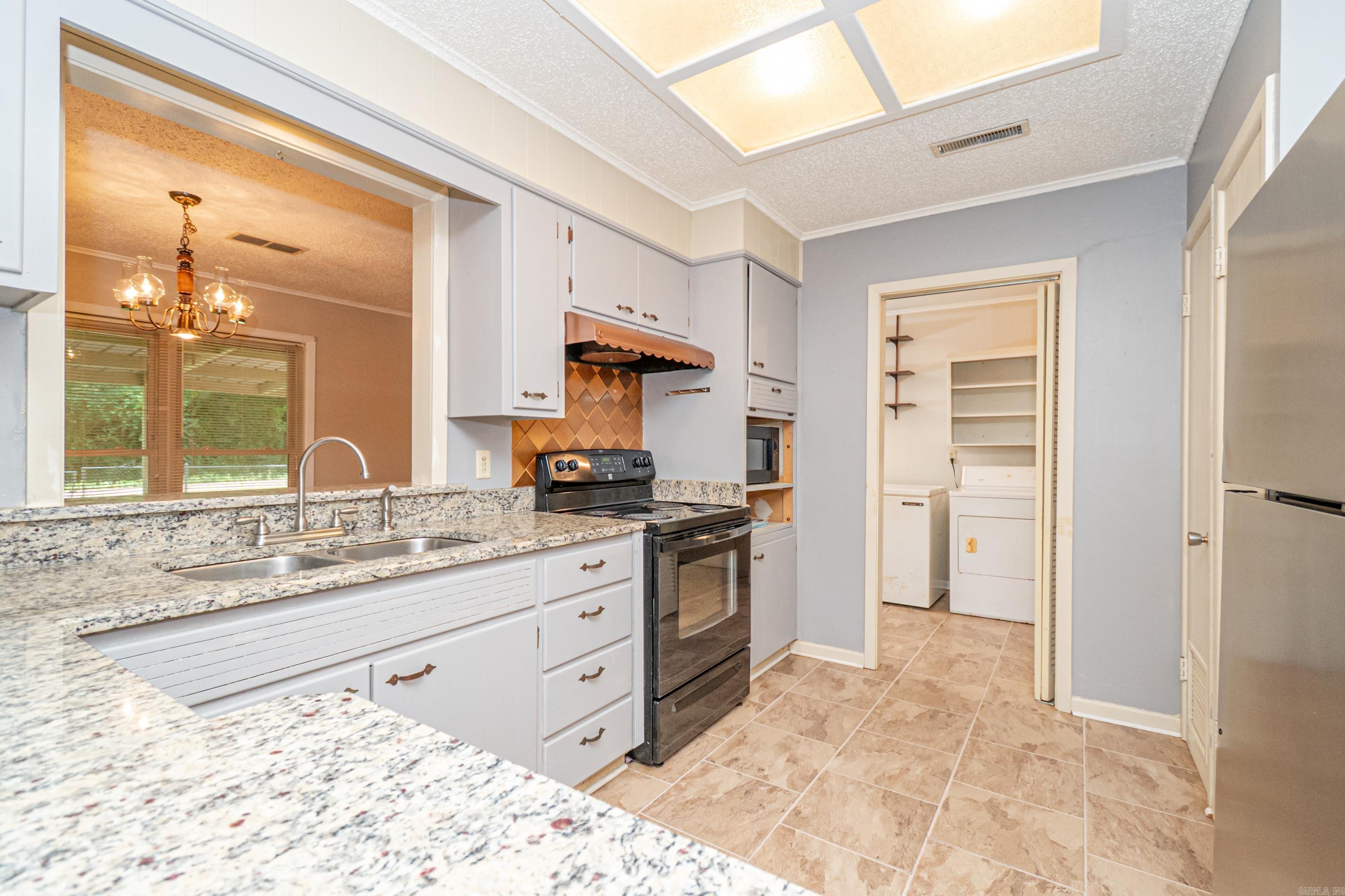 COUNTRY CLUB TERRACE - Residential