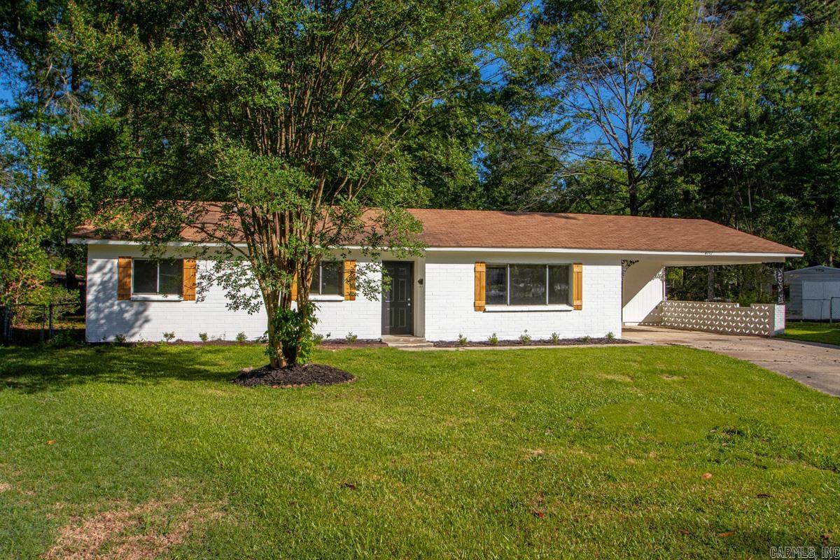 **********Look at agent remarks for Showing instructions********* Charming and Move-In Ready! This beautifully updated 3-Bedroom, One level, 1 and a half bath home is perfect for the first-time buyers or anyone looking for a low-maintenance, modern space. Featuring fresh updates throughout, this home offers comfortable living with stylish finishes and functional layout. Conveniently located near shopping, schools and parks, it's ready for a new owner to move in and make it home!   One level brick home, fresh exterior and interior paint, new flooring in through the home. Agents see Showing Remarks and Agent Remarks