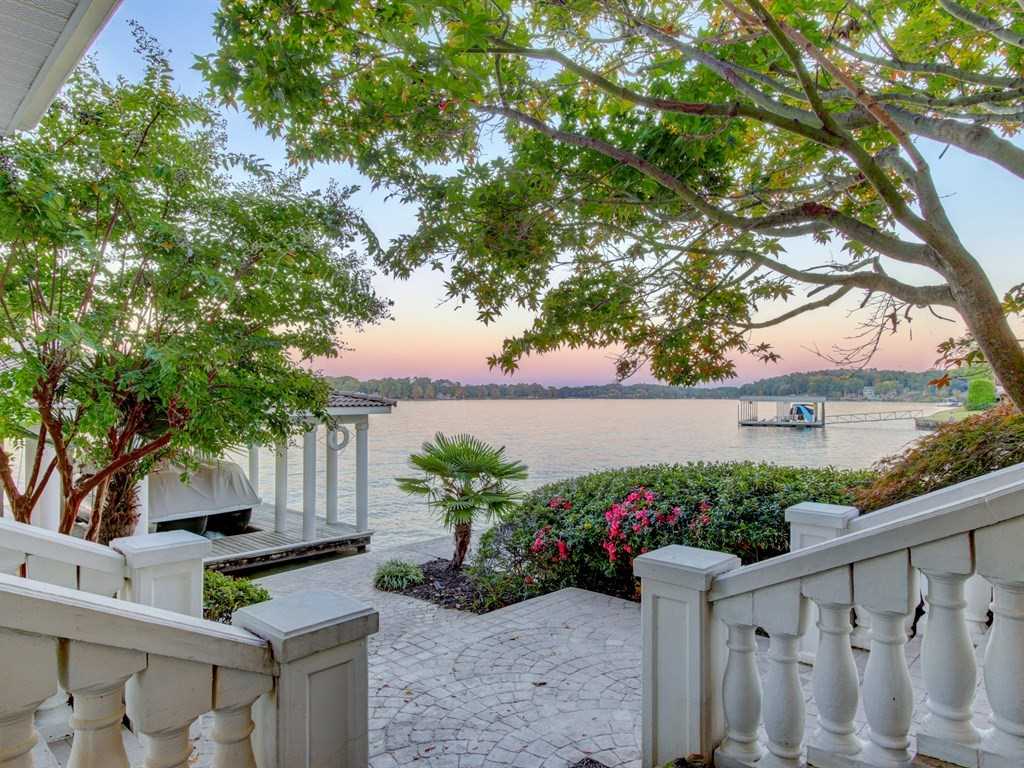 DRIFTWOOD POINT - Residential