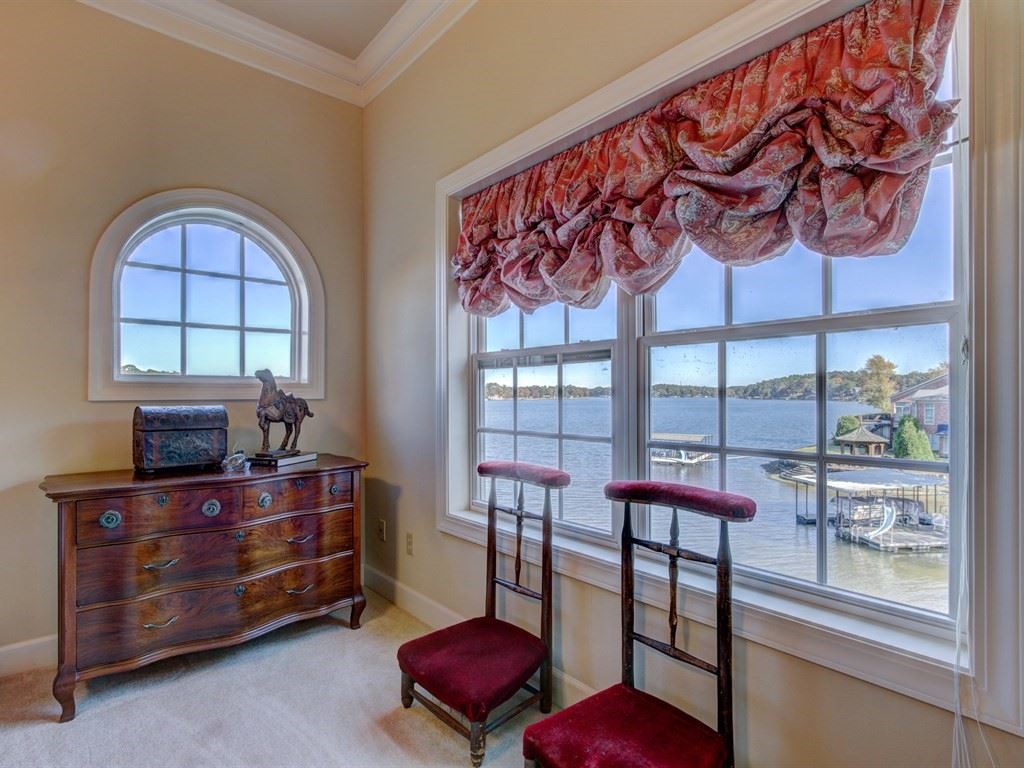 DRIFTWOOD POINT - Residential