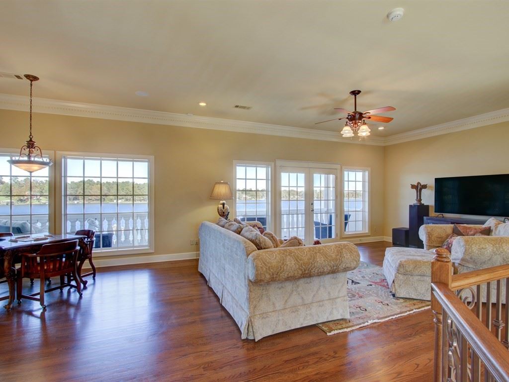 DRIFTWOOD POINT - Residential