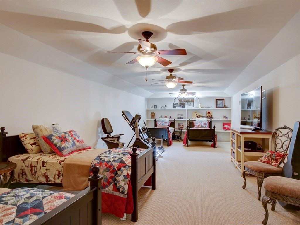 DRIFTWOOD POINT - Residential
