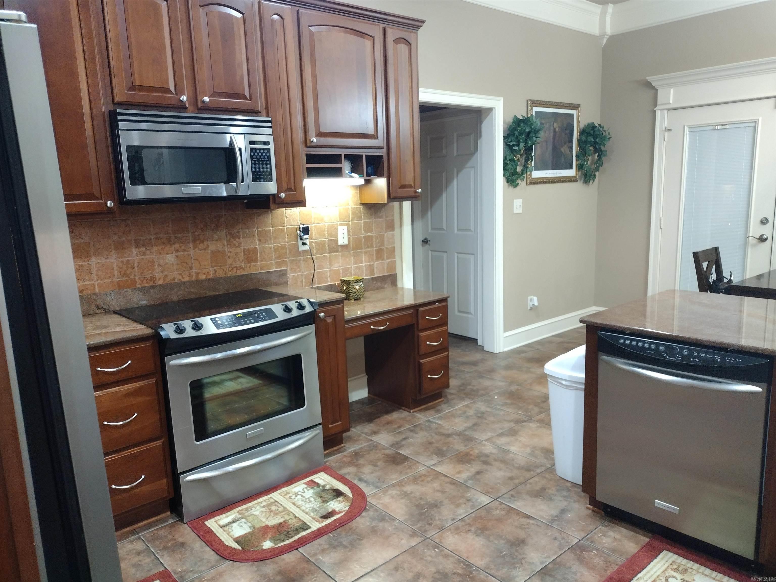 HURRICANE LAKE EST - Residential