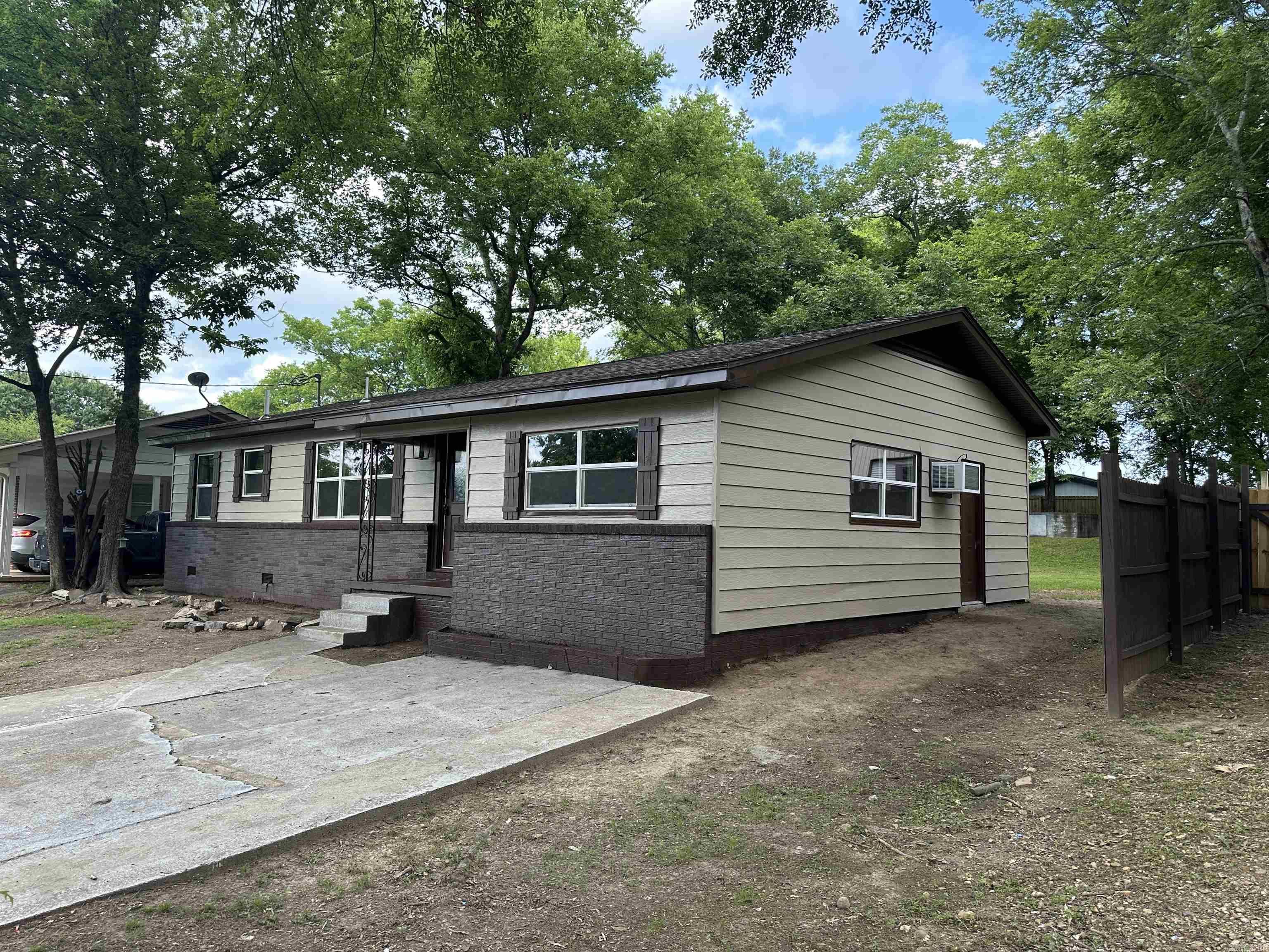 COSTON ACRES - Residential