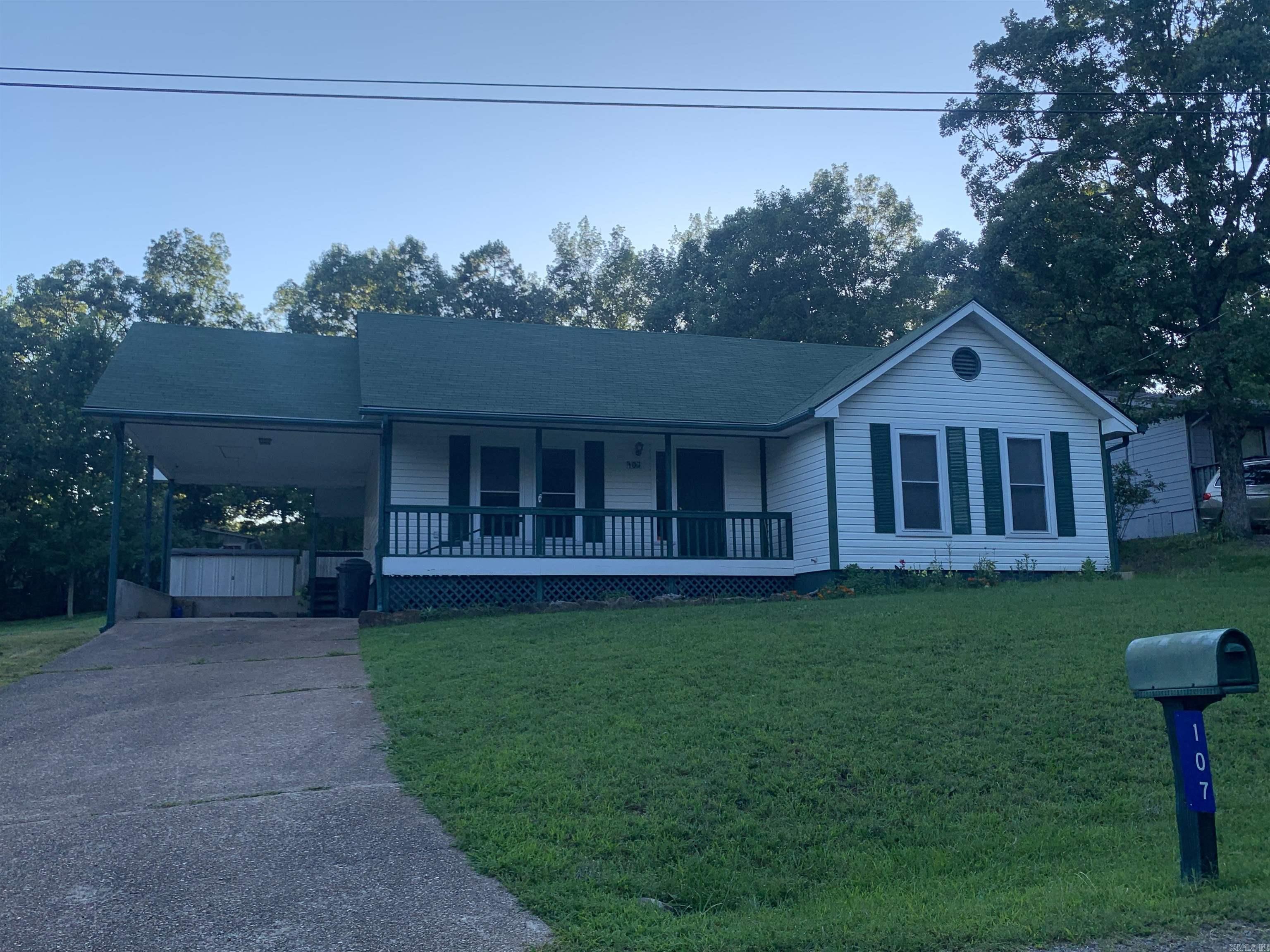 3 Bed 2 bath home in a quaint neighbor hood! For rent call Kelly 870.484.2711