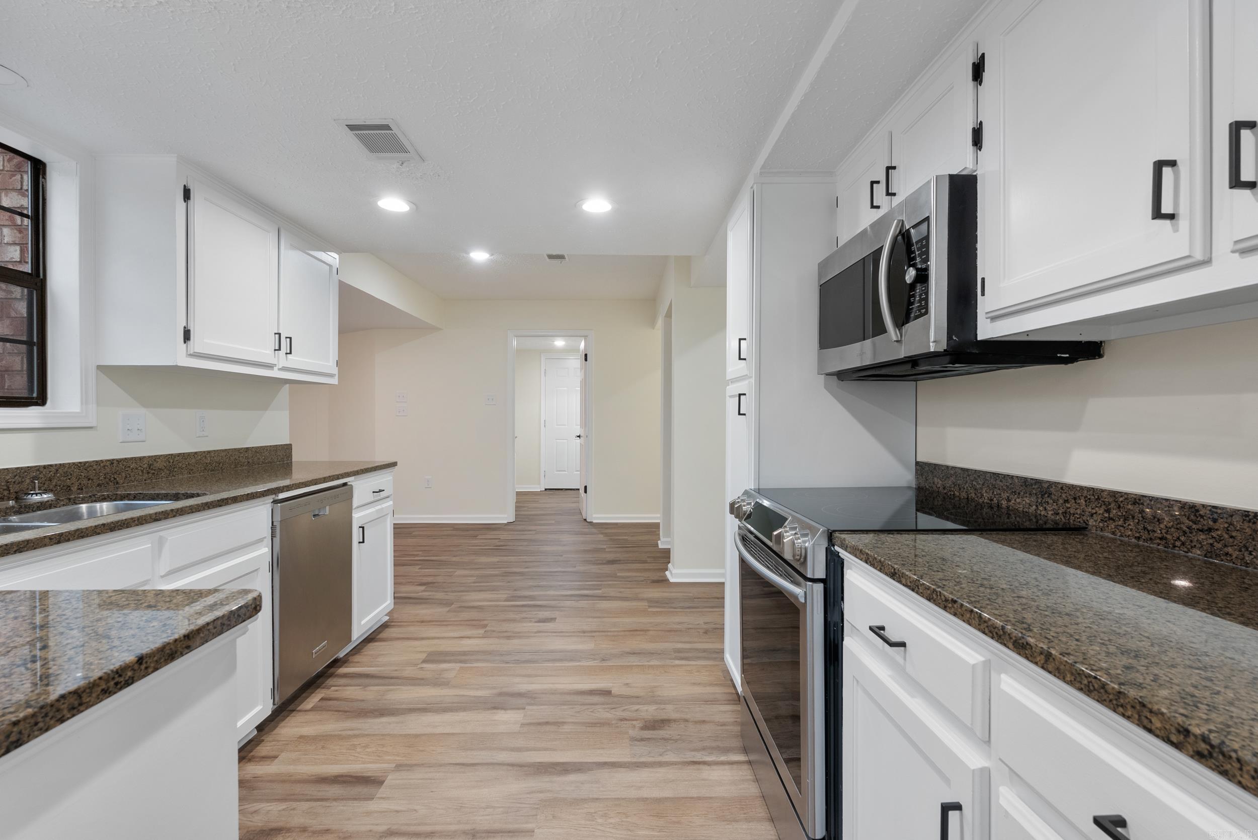 Smoking Oaks - Residential