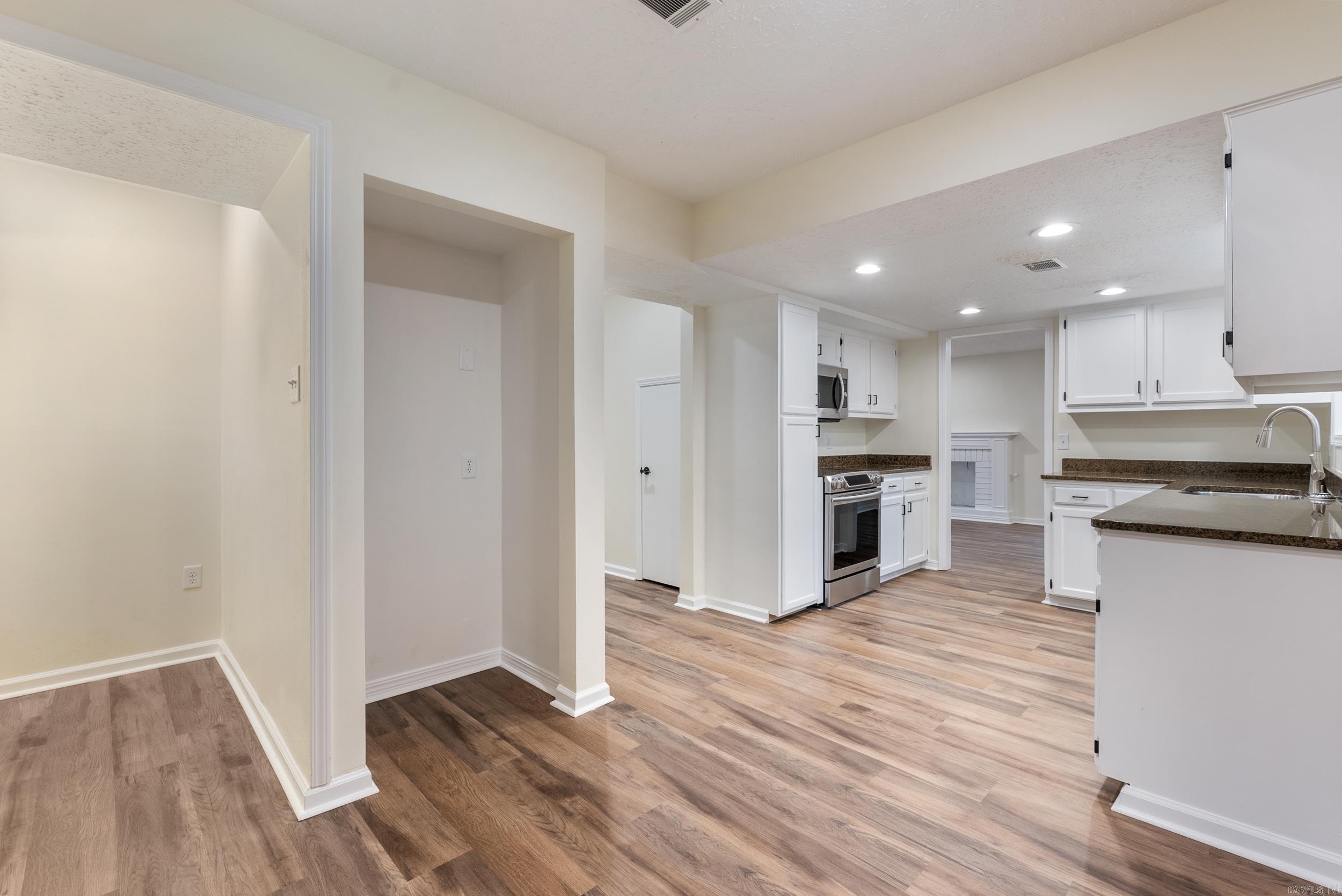 Smoking Oaks - Residential