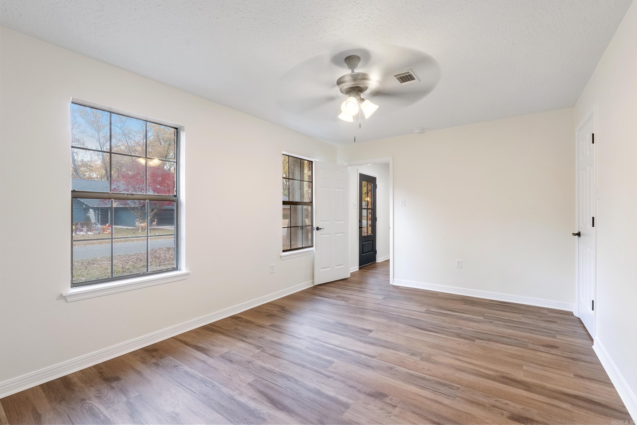 Smoking Oaks - Residential