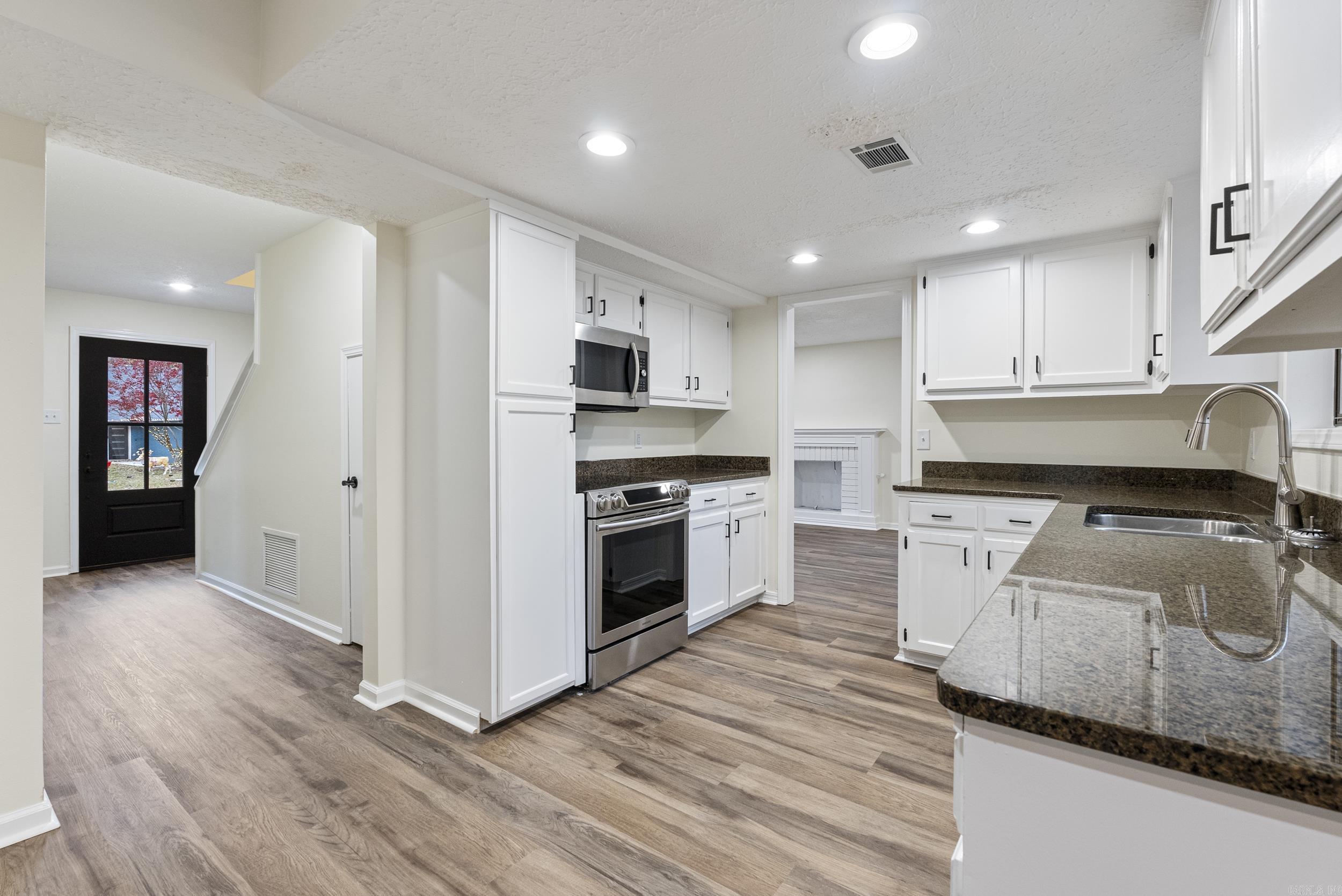 Smoking Oaks - Residential