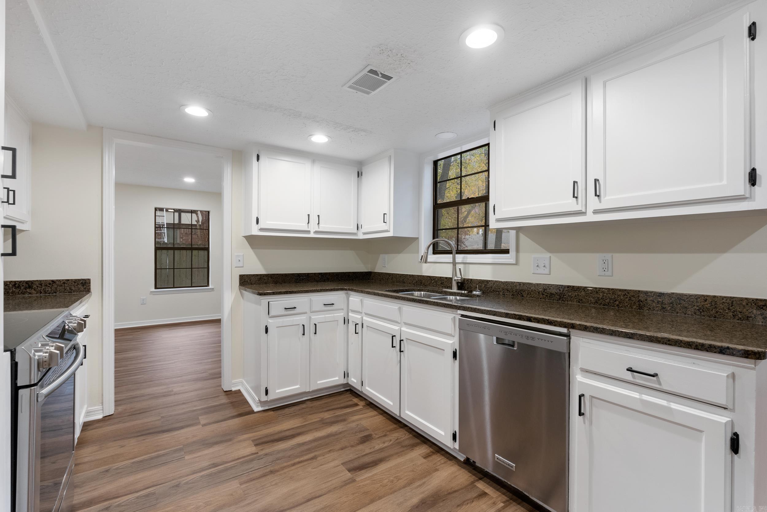 Smoking Oaks - Residential