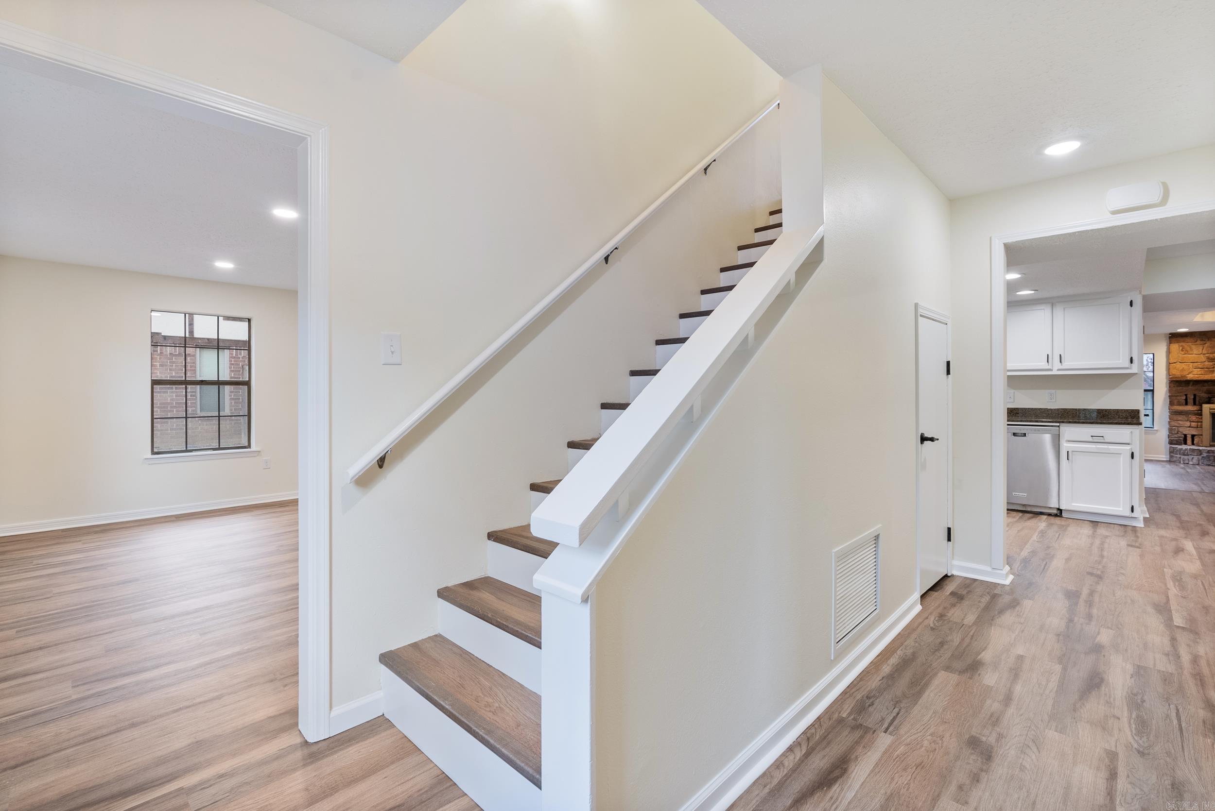 Smoking Oaks - Residential