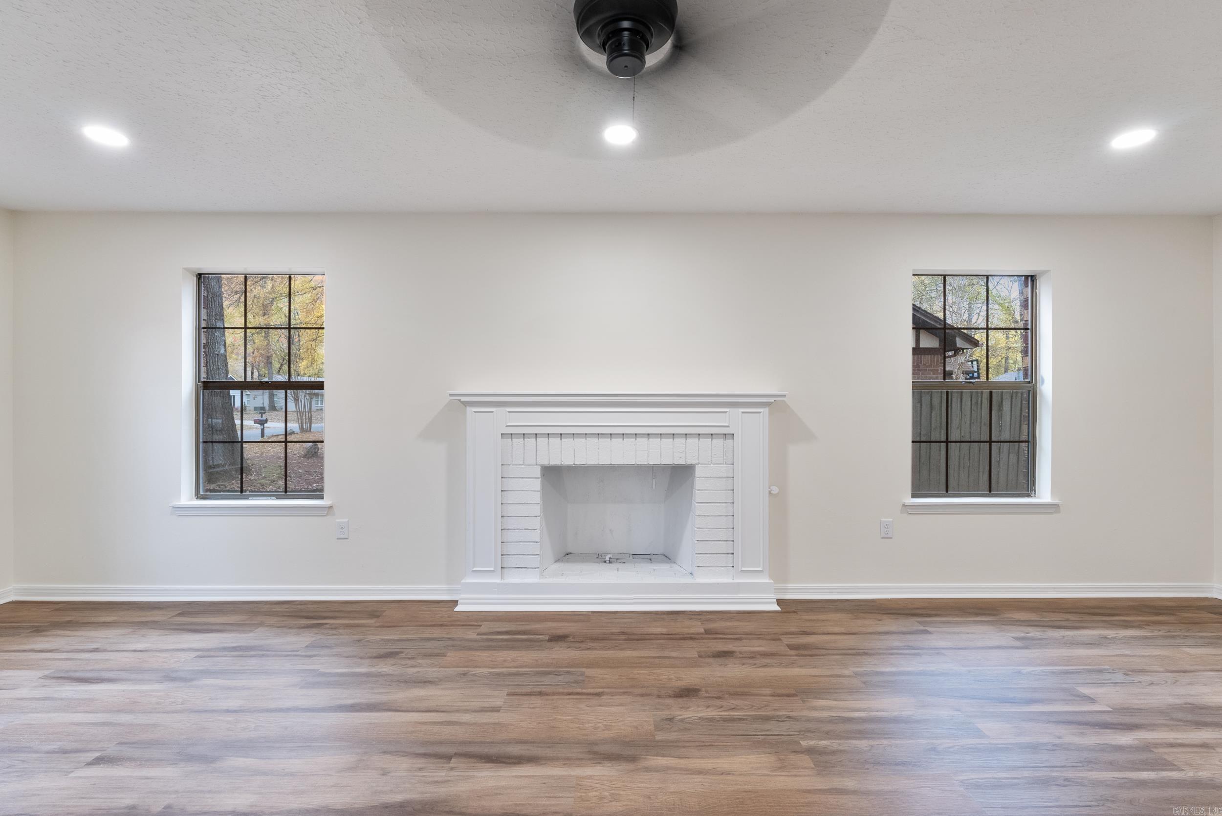 Smoking Oaks - Residential