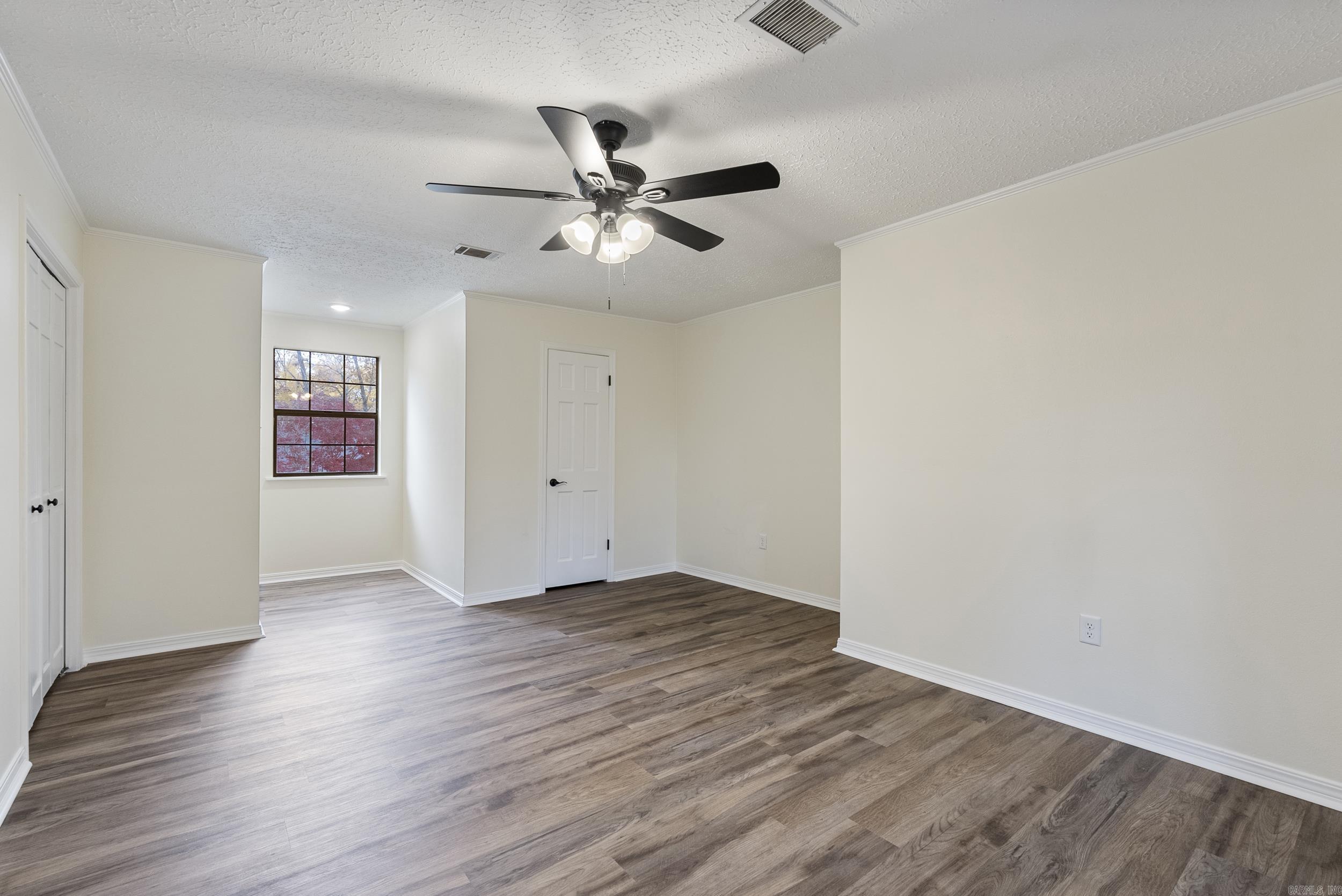 Smoking Oaks - Residential