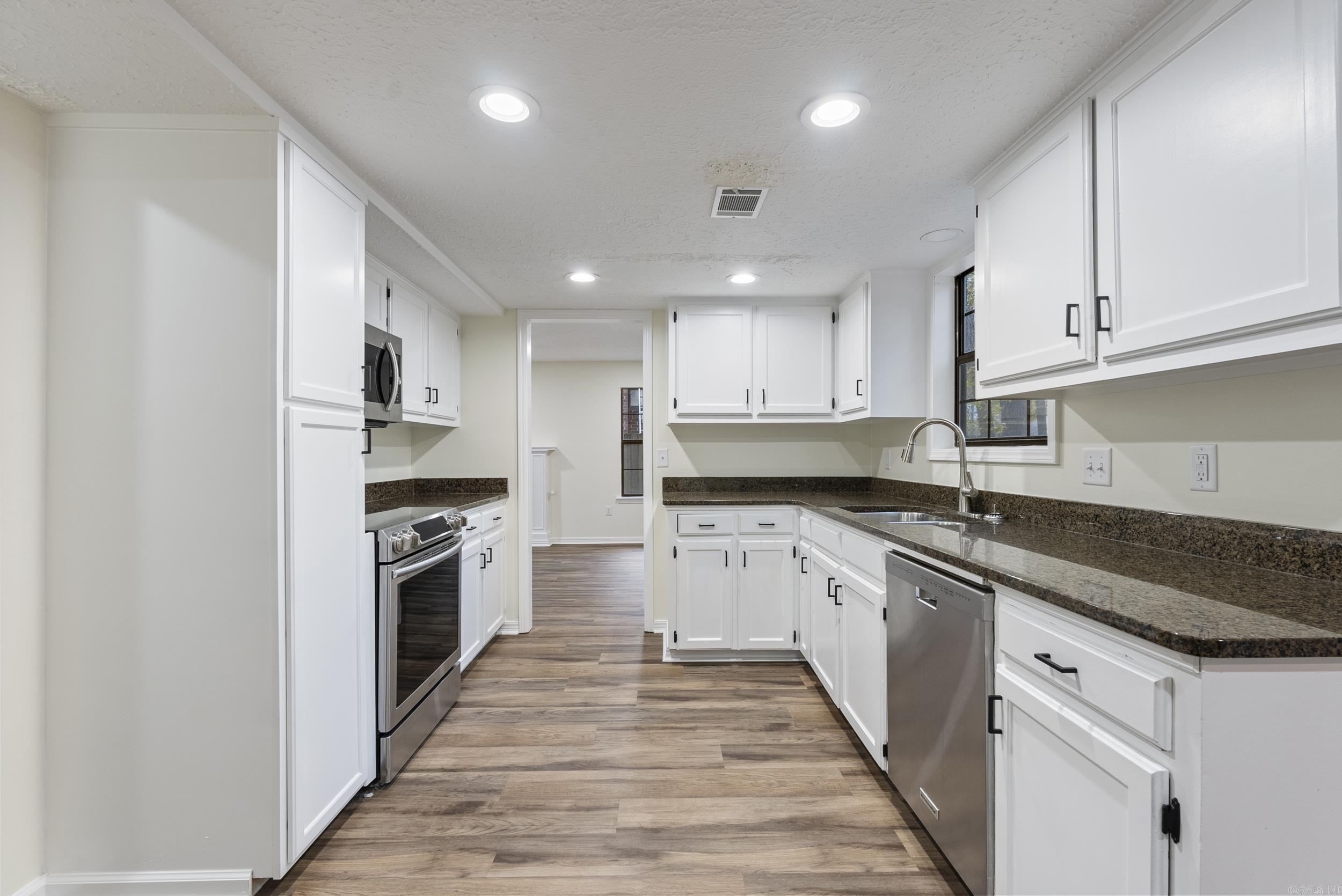 Smoking Oaks - Residential