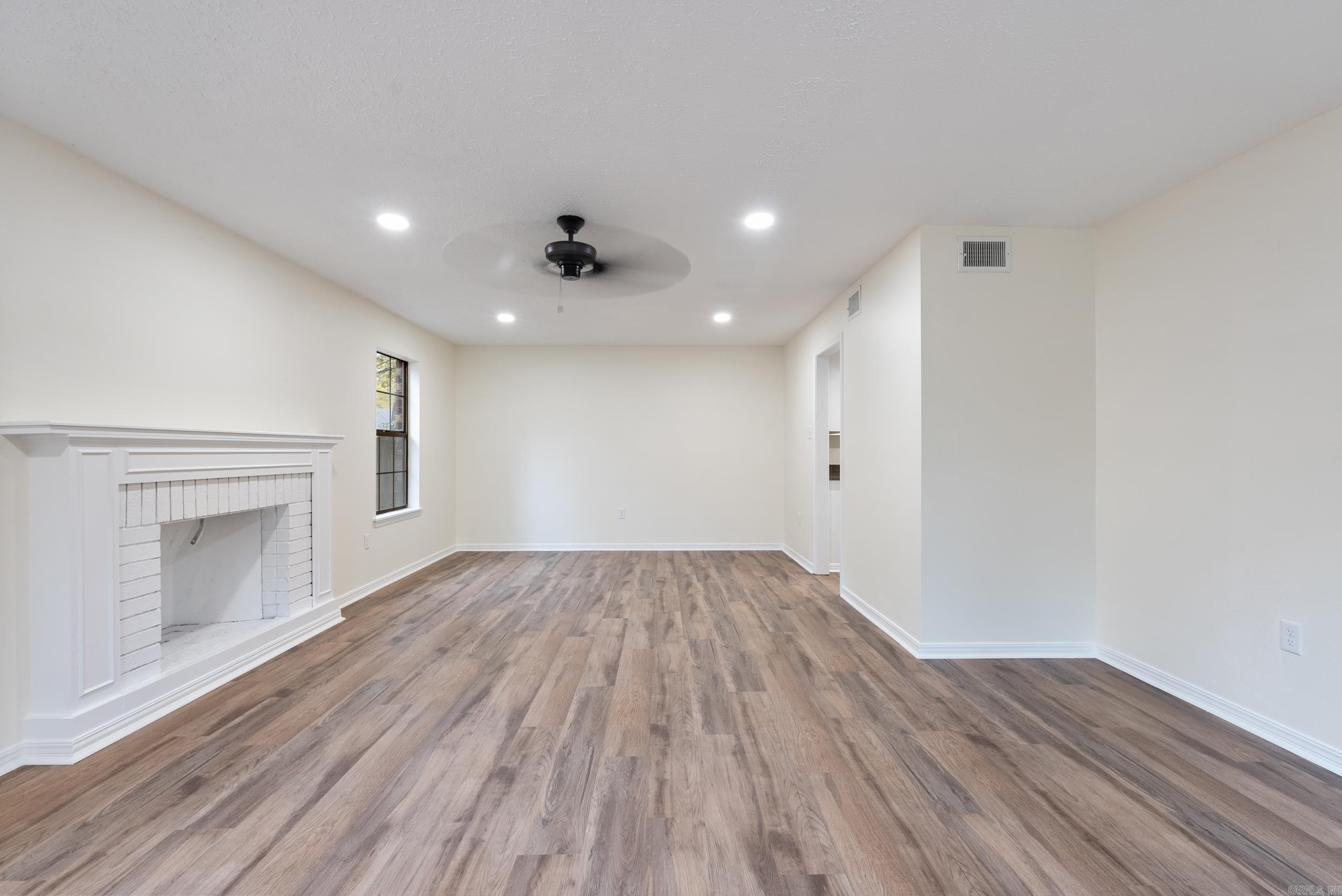 Smoking Oaks - Residential