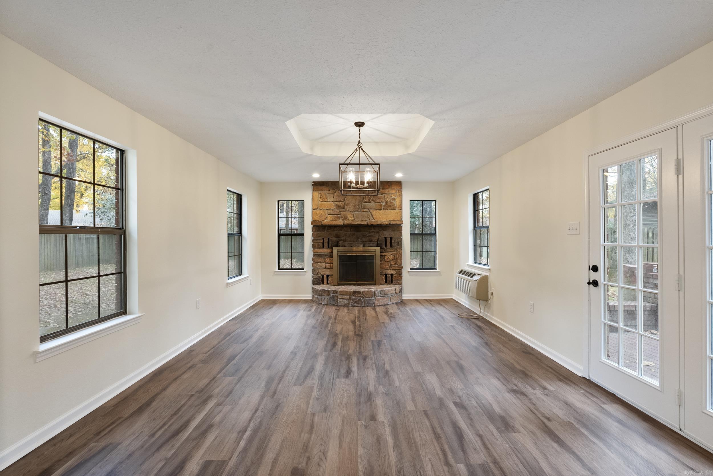 Smoking Oaks - Residential