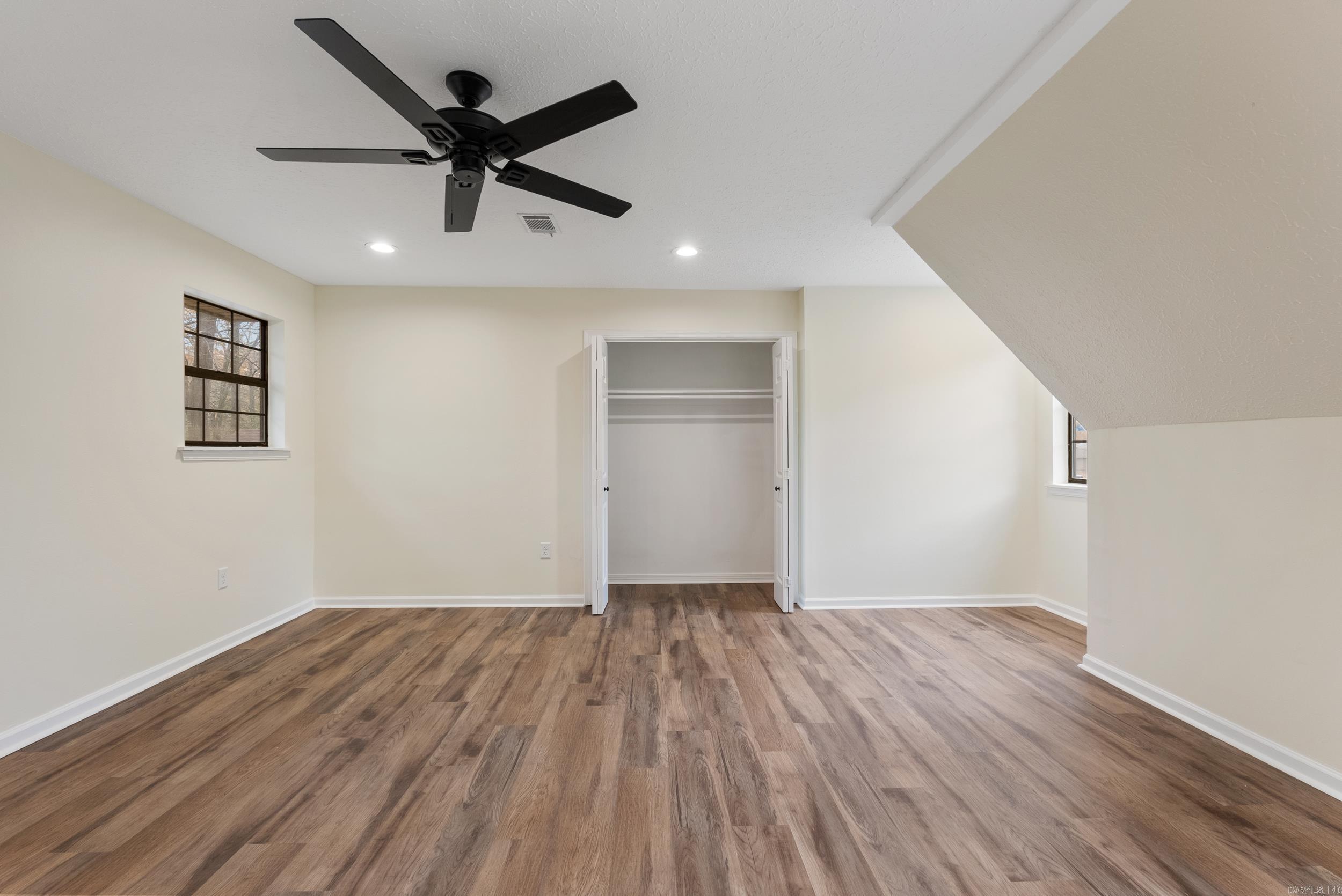 Smoking Oaks - Residential