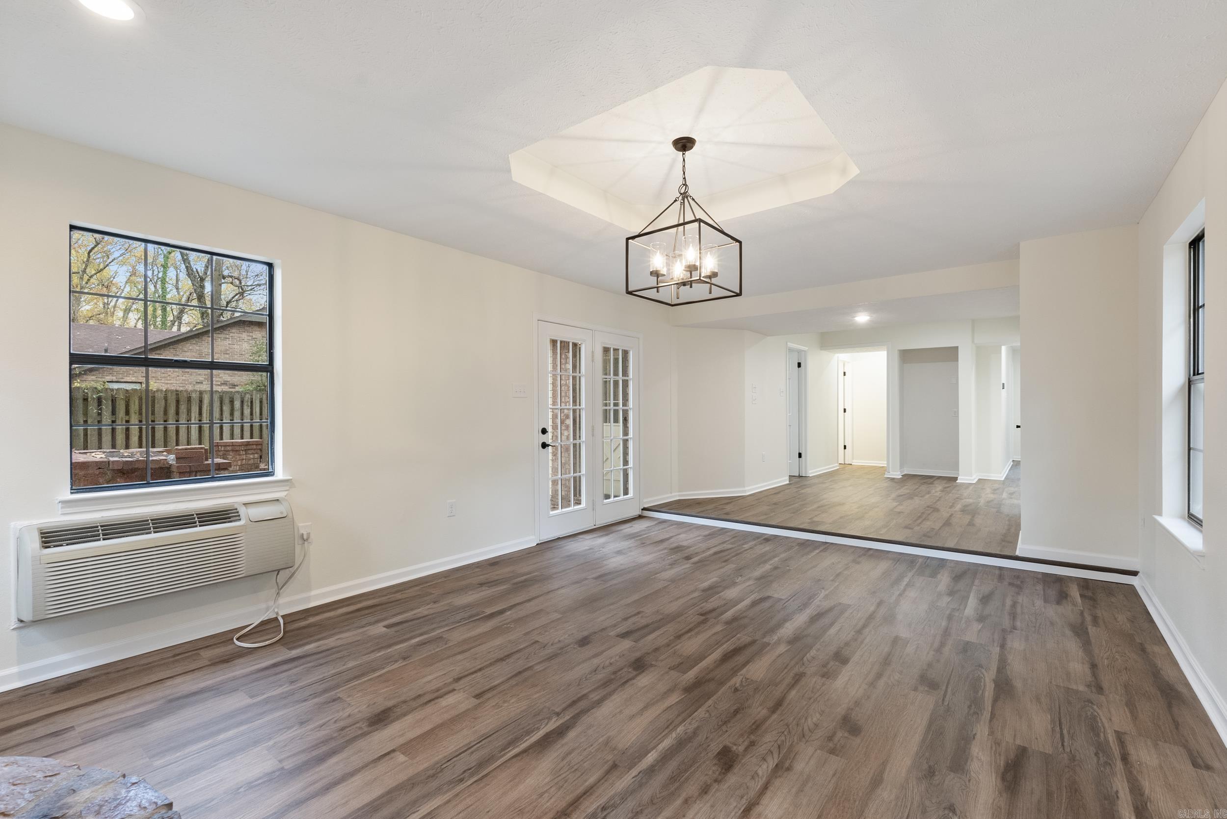 Smoking Oaks - Residential