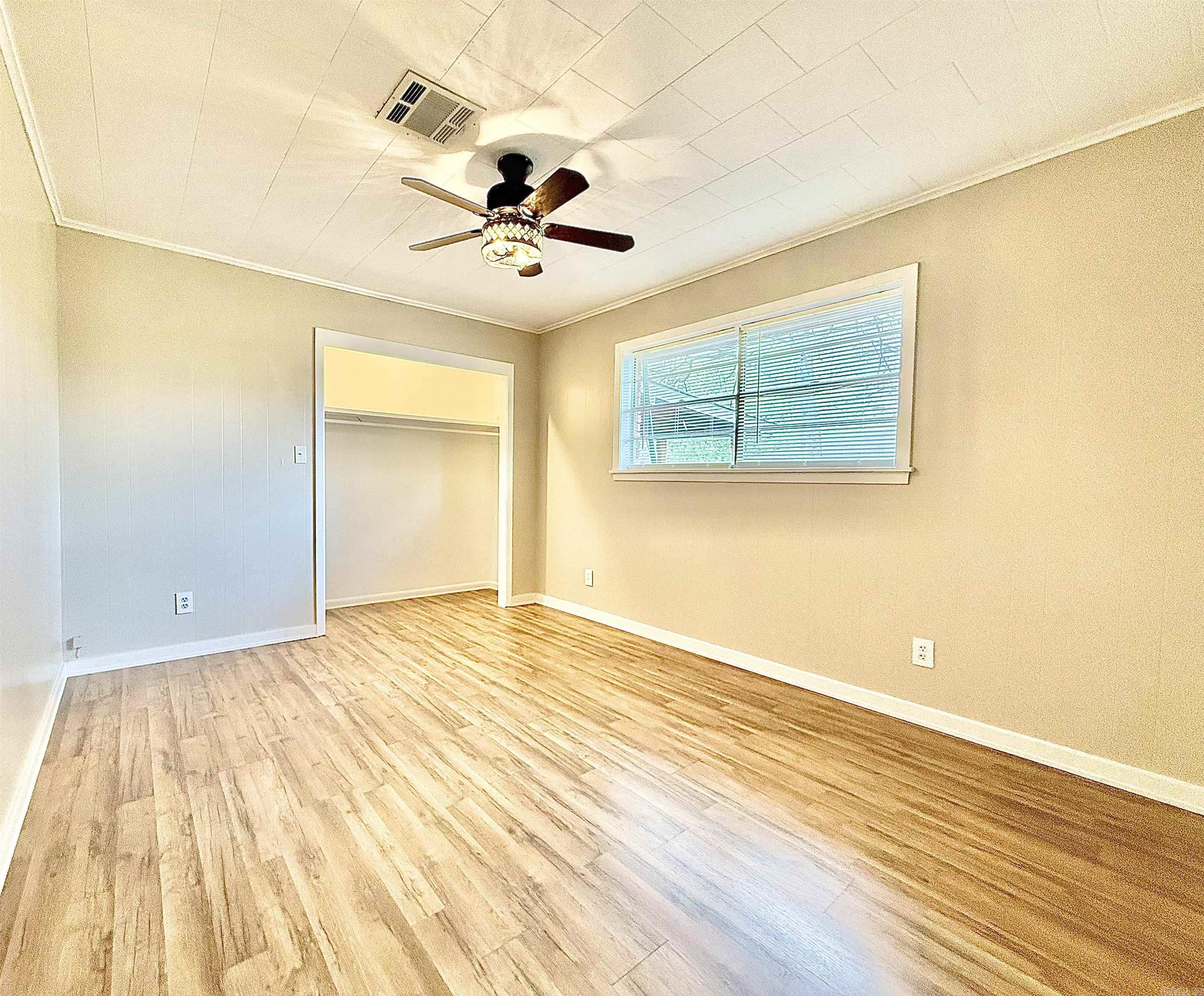 OAKHURST F - Residential