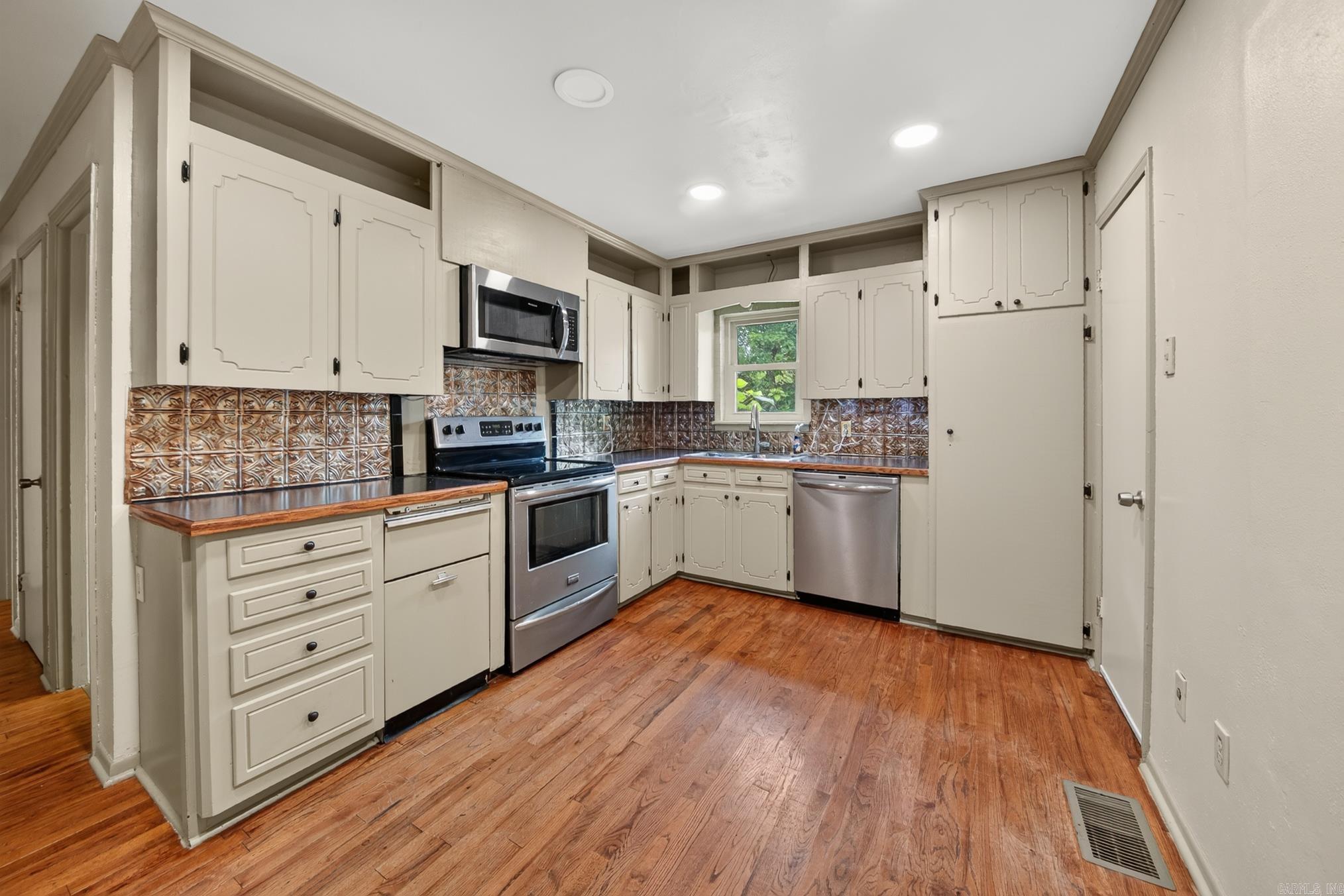 MACON HEIGHTS - Residential
