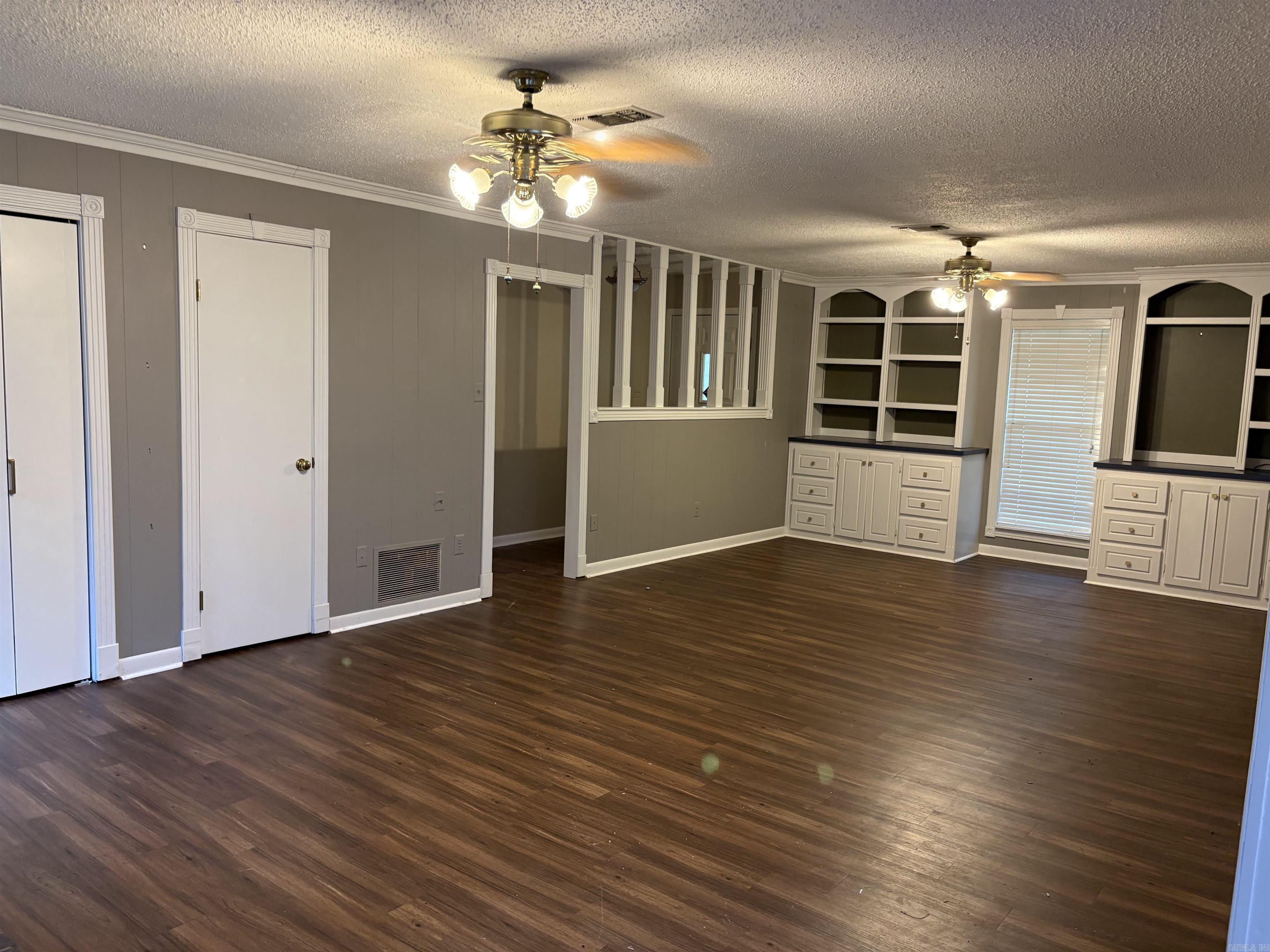 Pine Wood - Residential