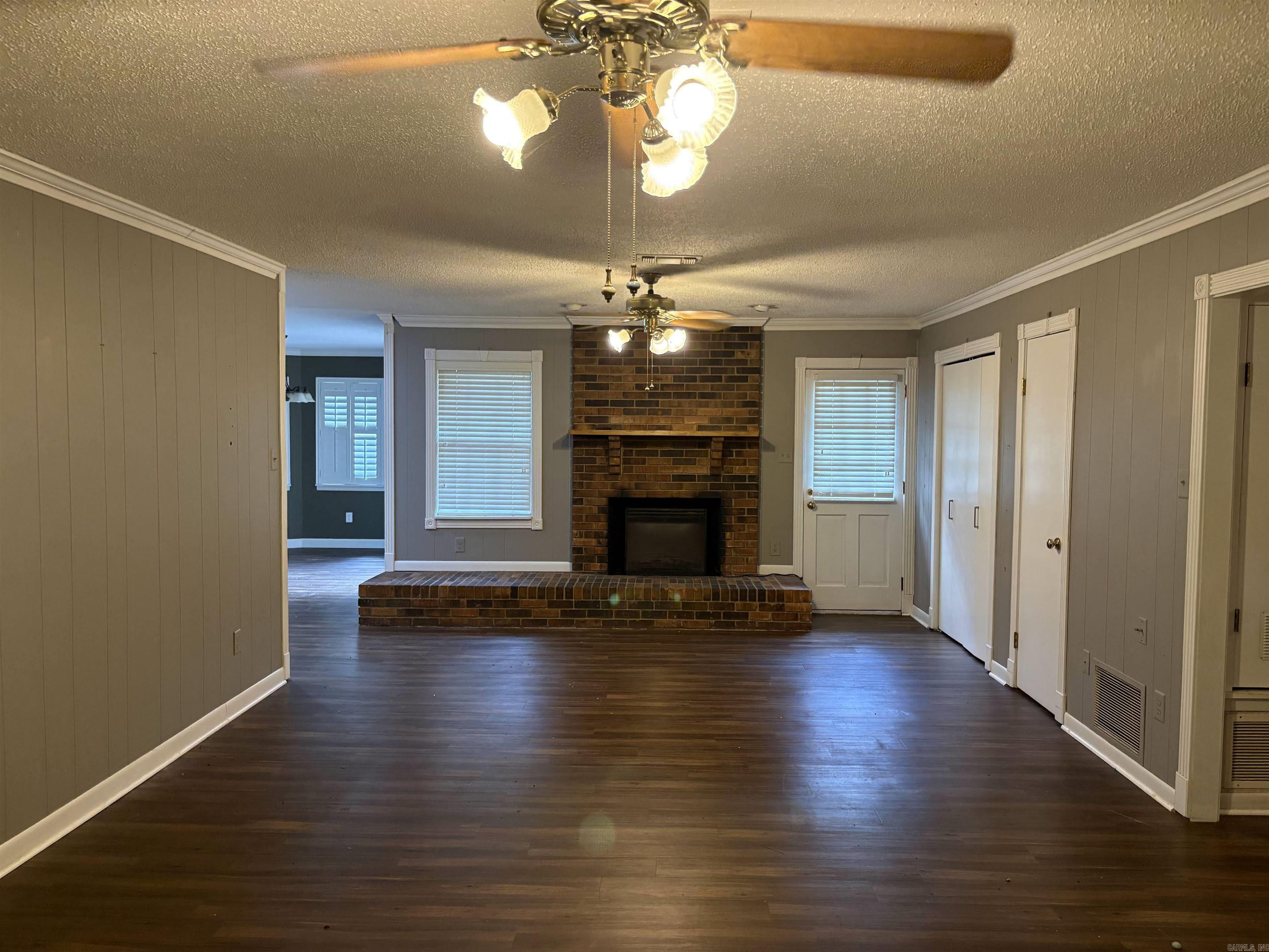 Pine Wood - Residential