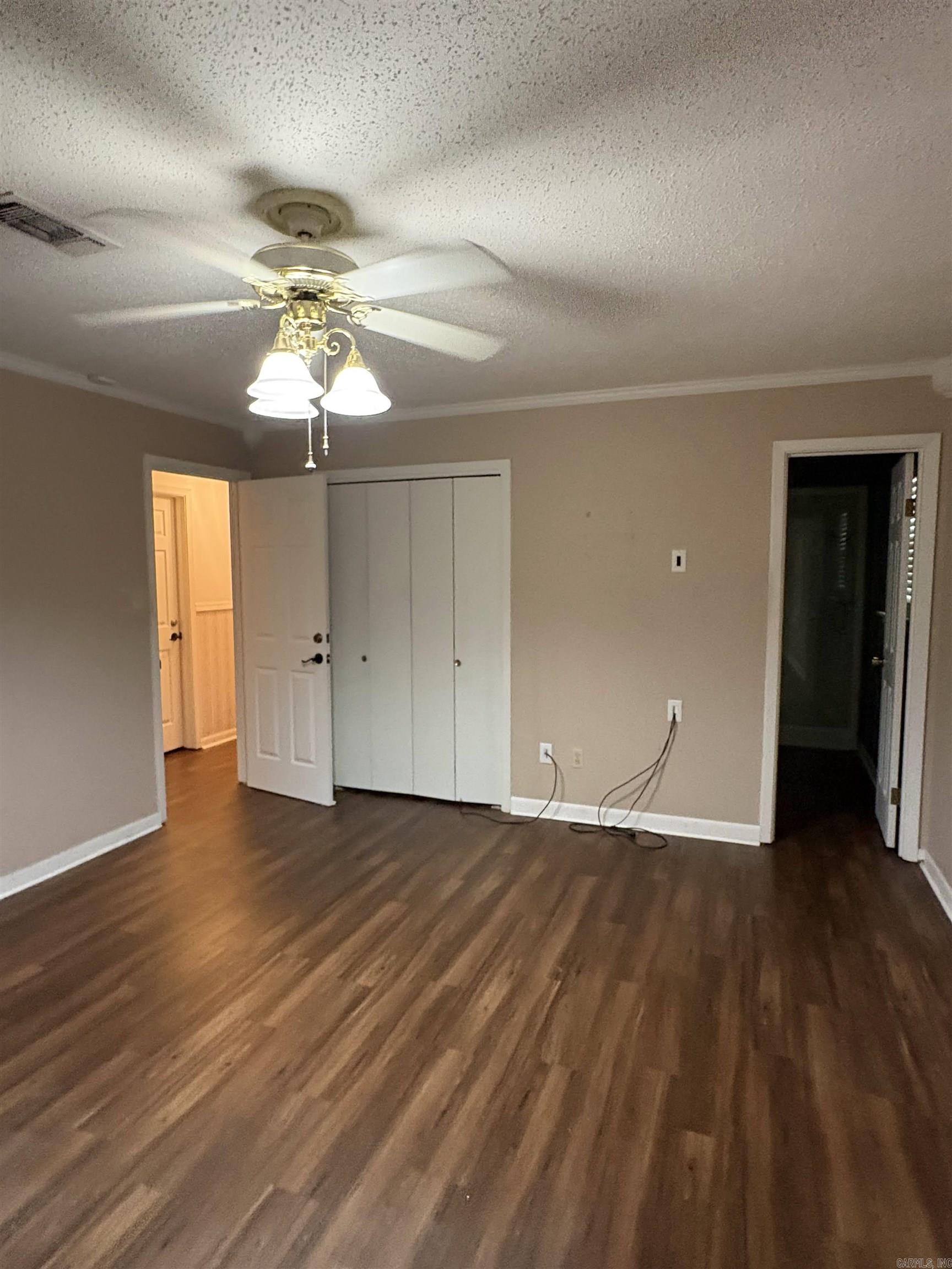 Pine Wood - Residential