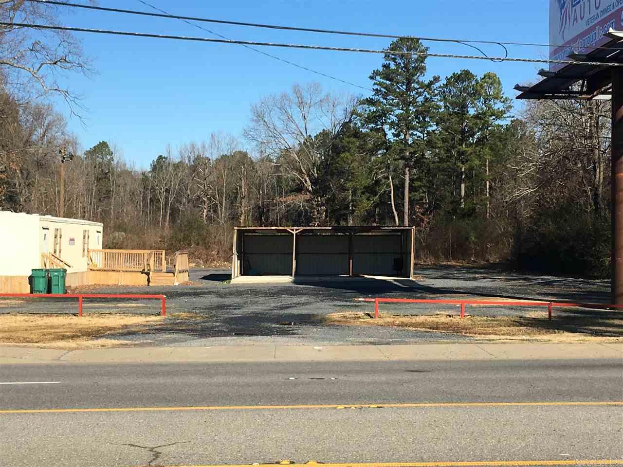 1 Acre Appx. Gravel Lot - With Appx 400 SQ ft Office - Would be great for Car Lot, Tractor Sales, Landscaping Sales, Rock Yard, Etc. - Over 22,000 Cars Per Day. Great Location.