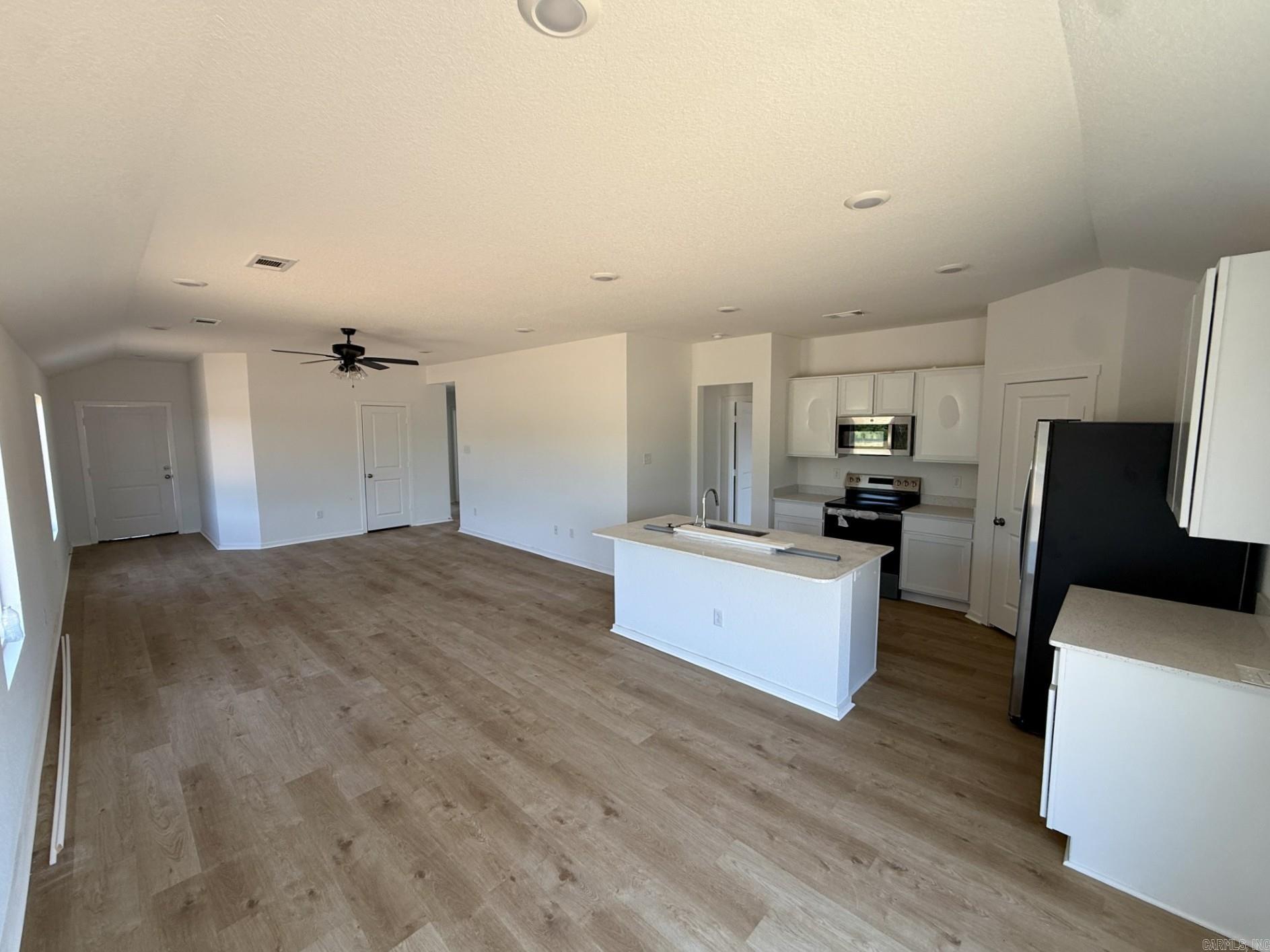 SOUTHFORK RANCH S/D PH I - Residential