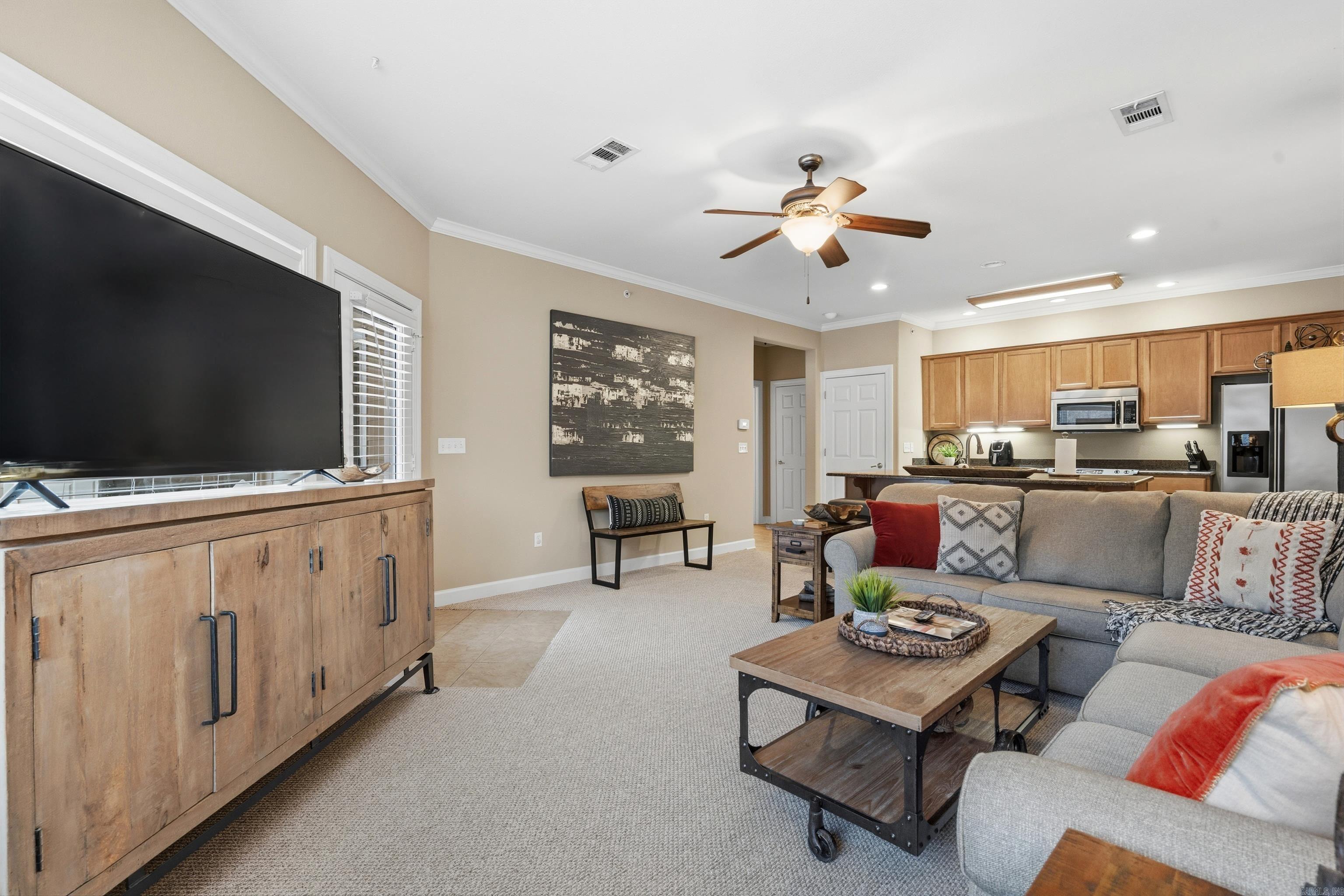 WOODLAND HILLS - Residential