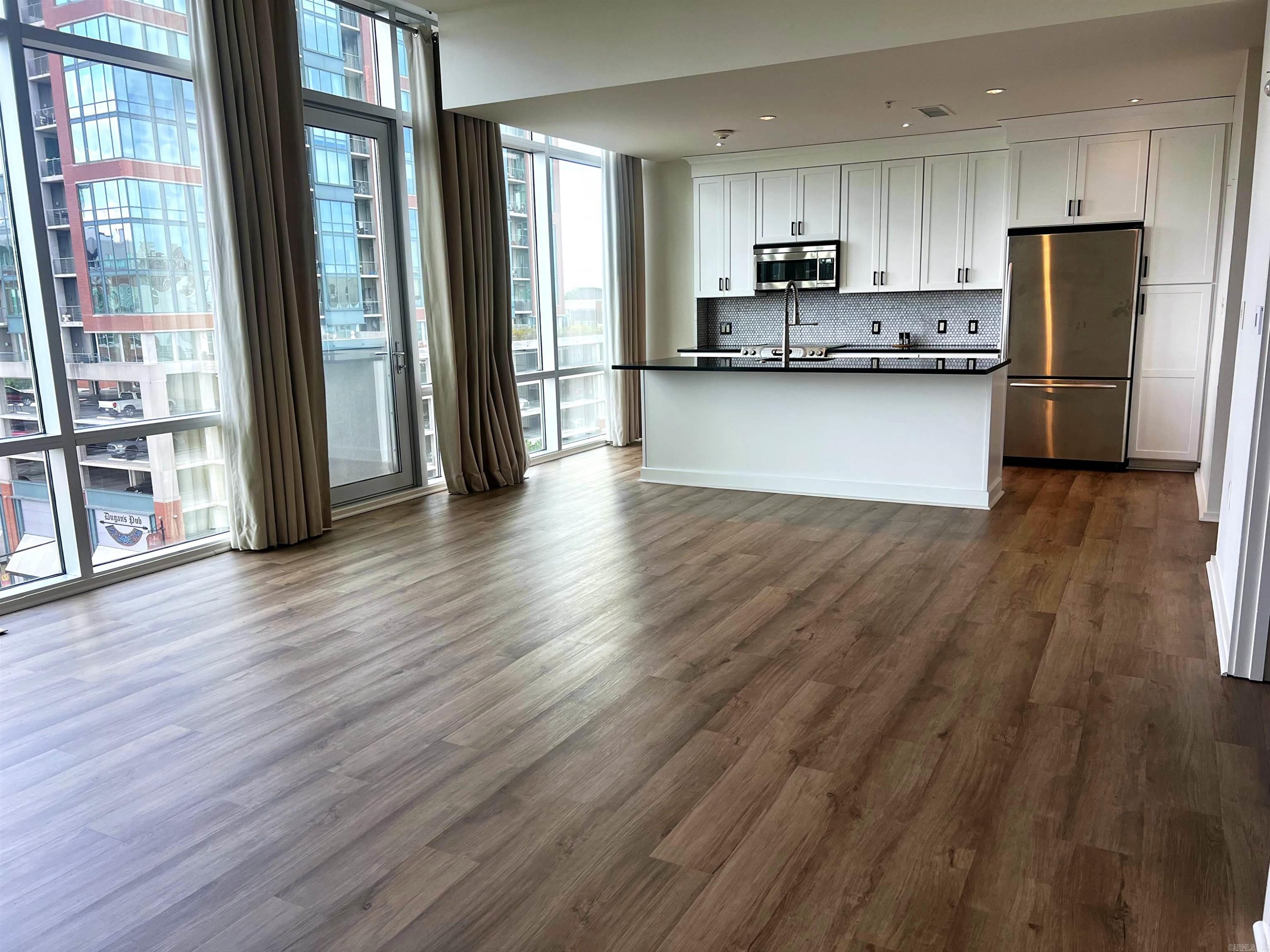 300 THIRD HPR - Residential