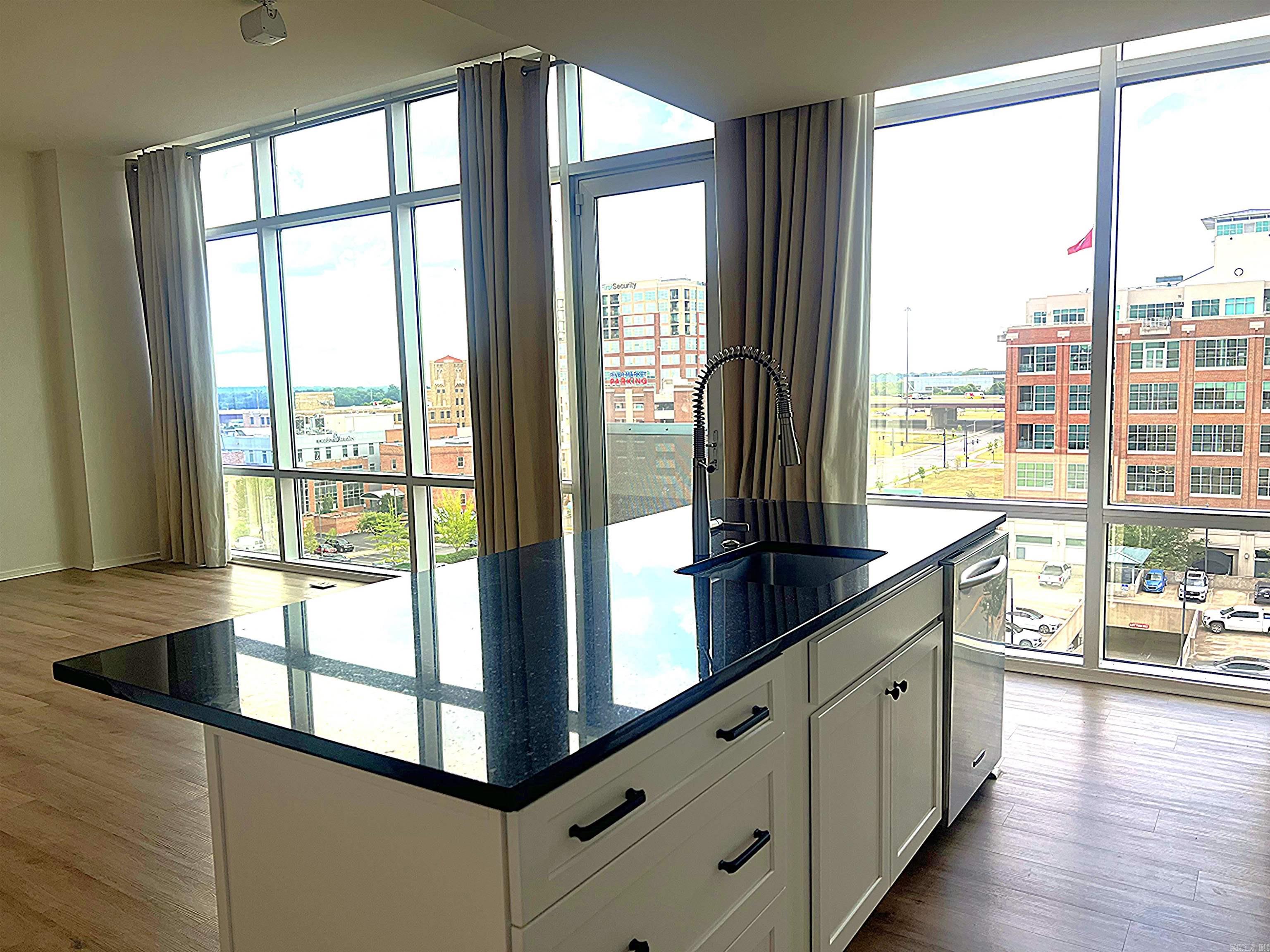 300 THIRD HPR - Residential