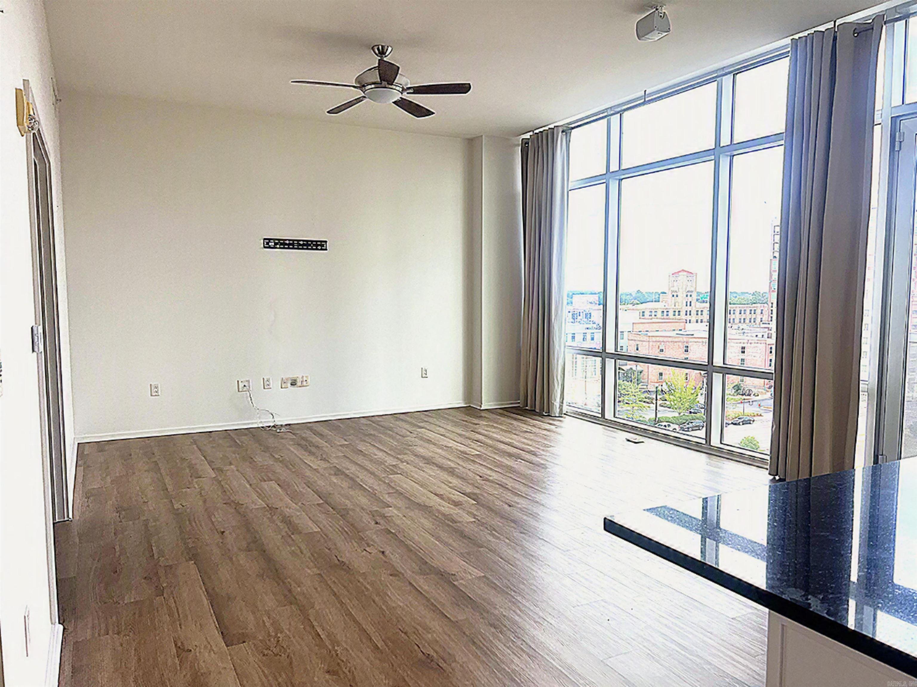 300 THIRD HPR - Residential