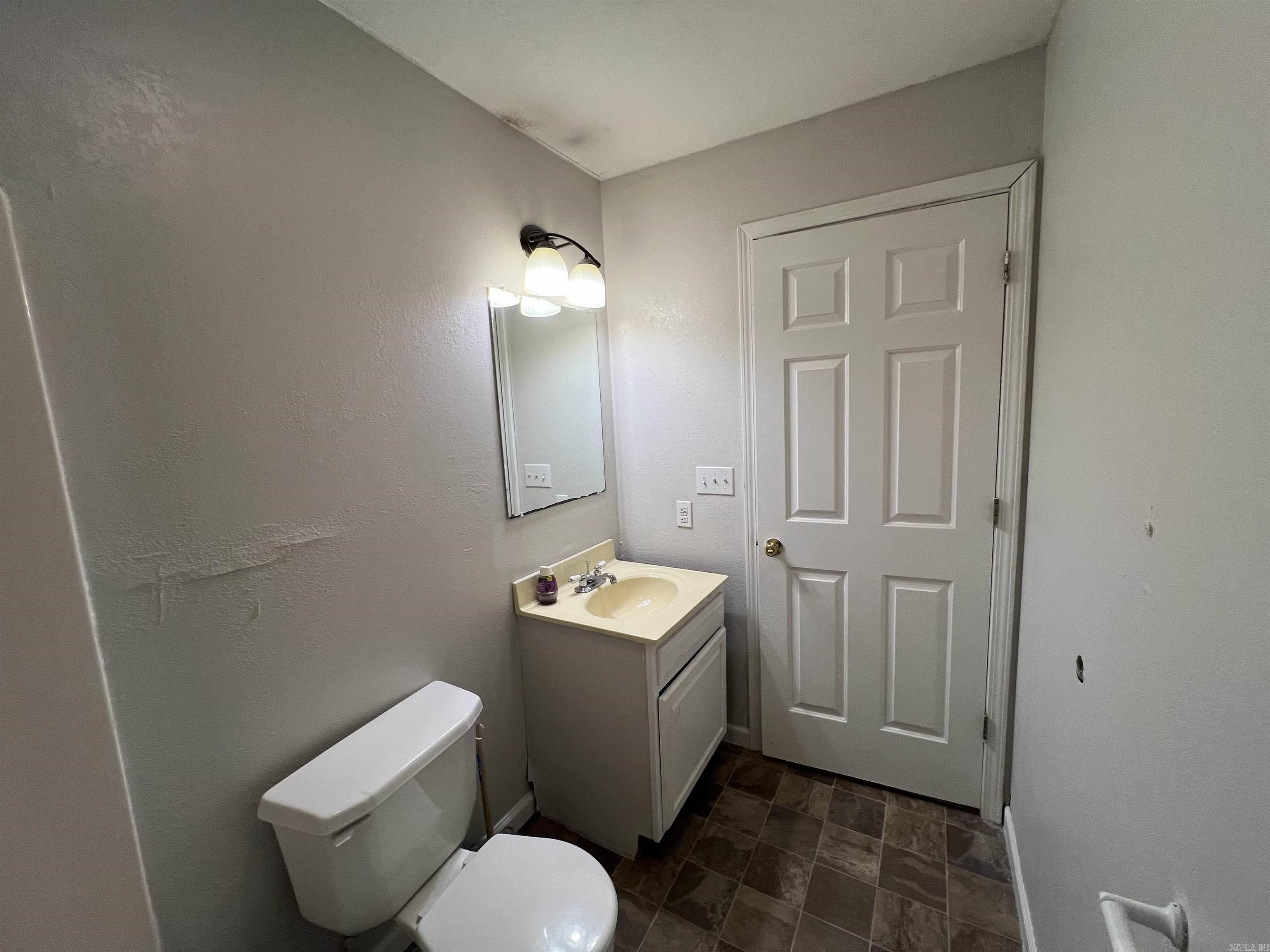 M&B PIGGOTT 2-20-8 - Residential Income