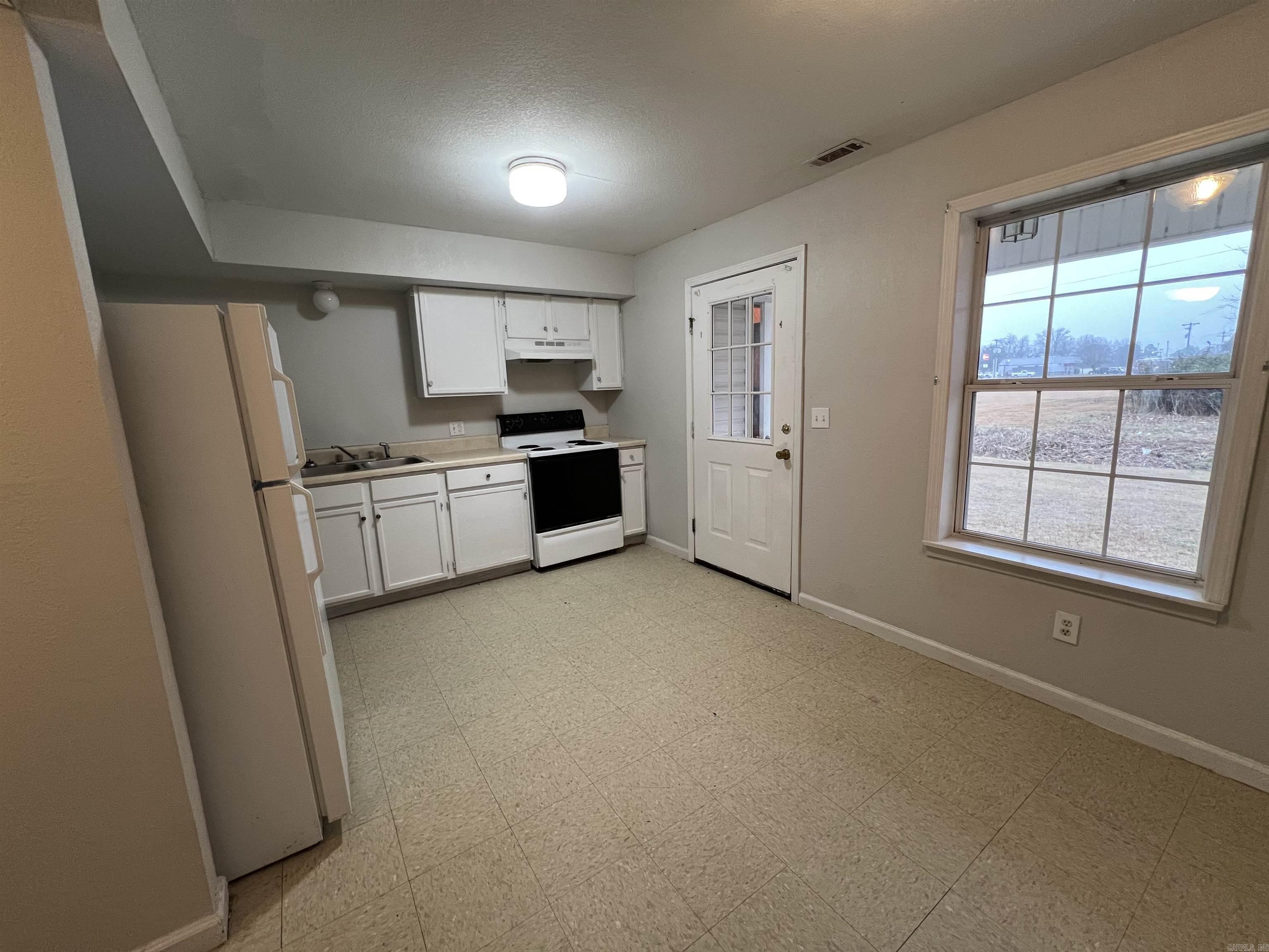 M&B PIGGOTT 2-20-8 - Residential Income