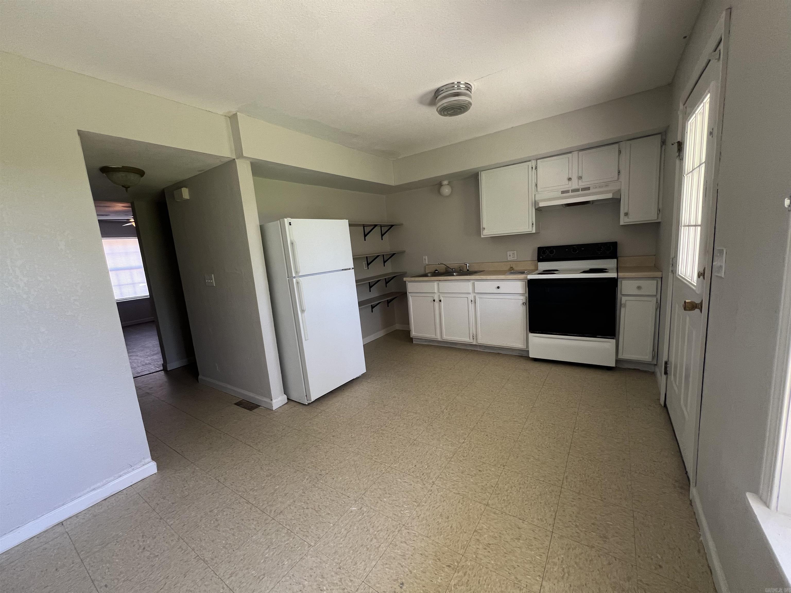 M&B PIGGOTT 2-20-8 - Residential Income