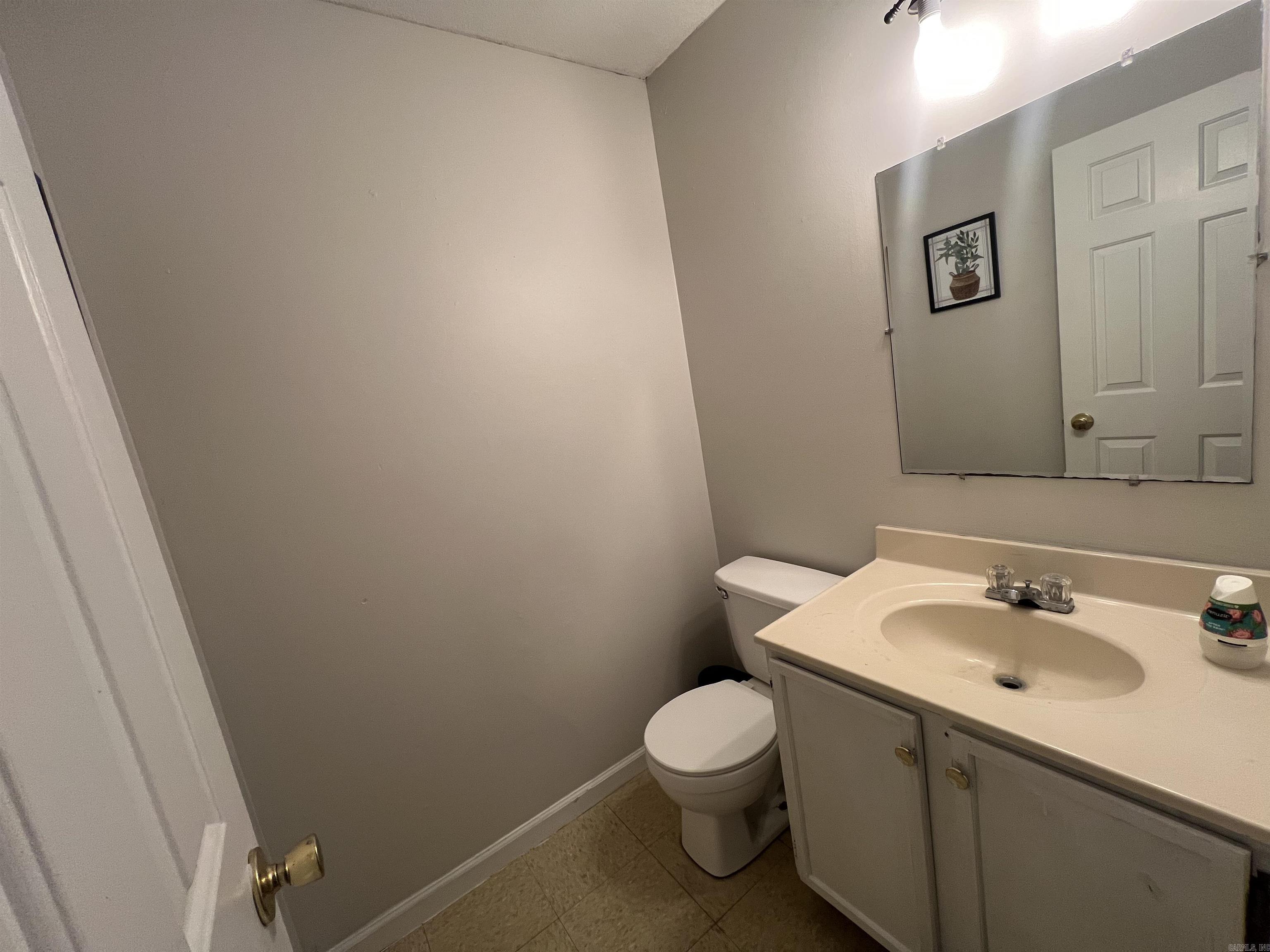 M&B PIGGOTT 2-20-8 - Residential Income